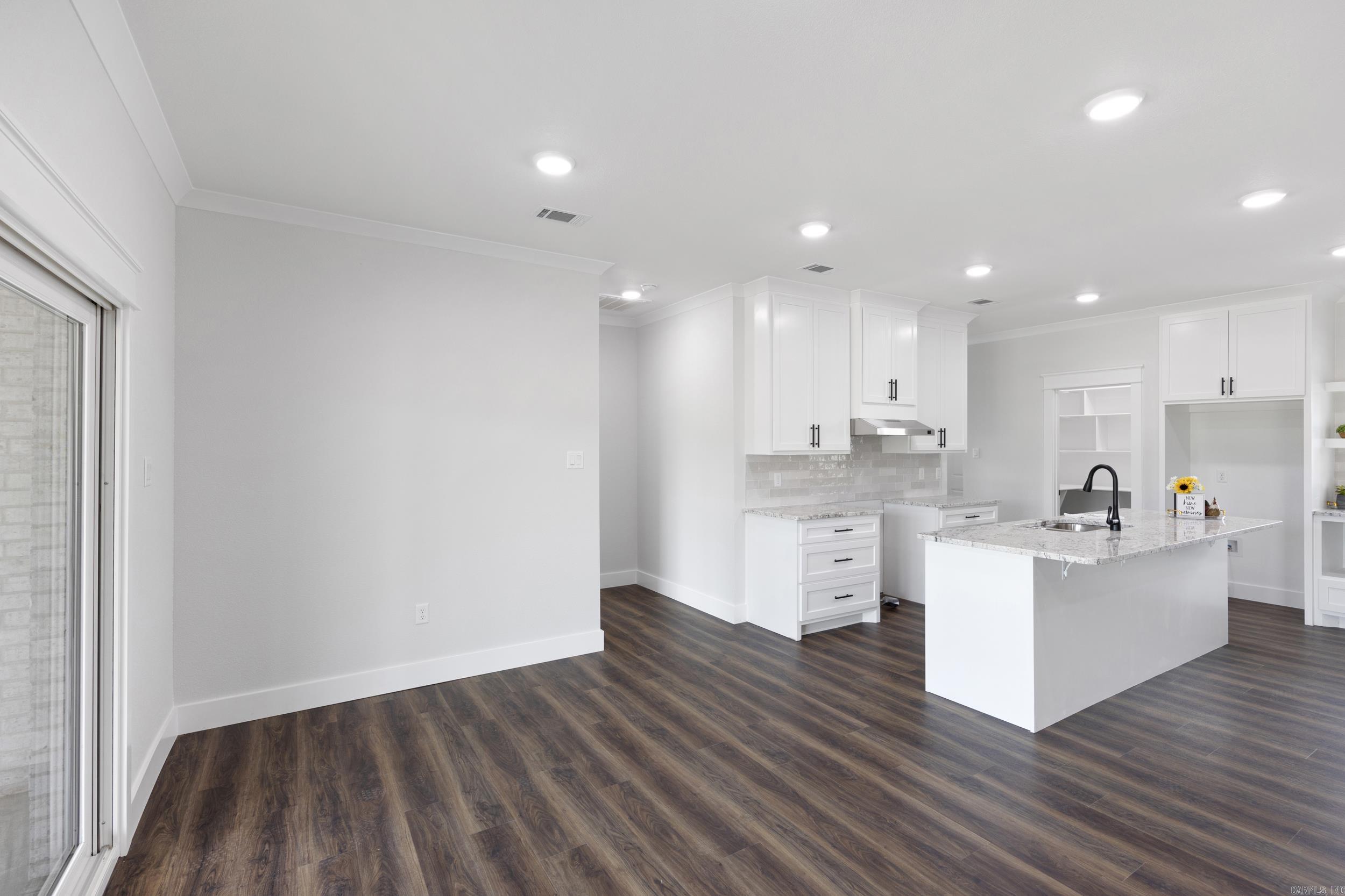 10086  Olivia  Danville, AR