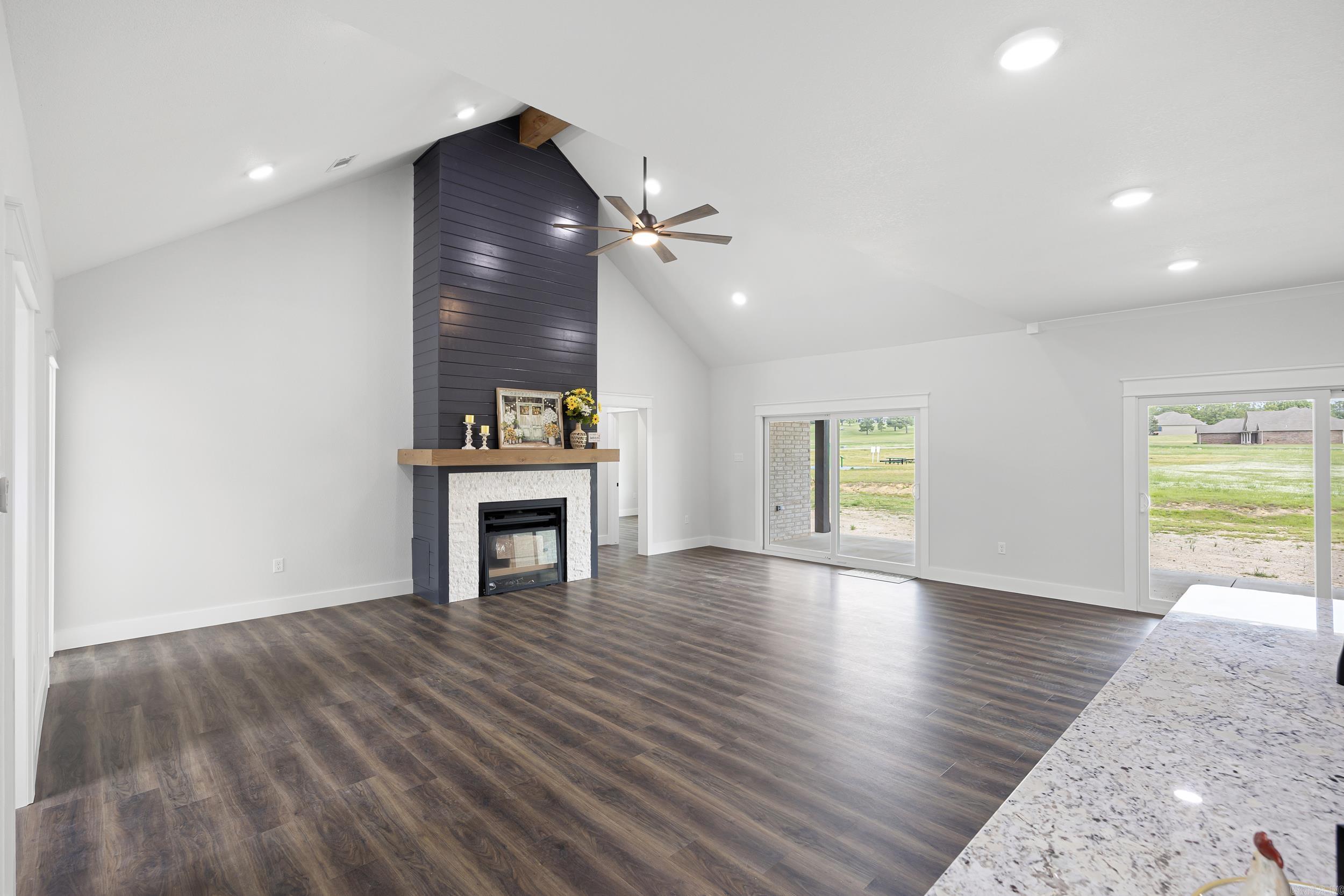 10086  Olivia  Danville, AR