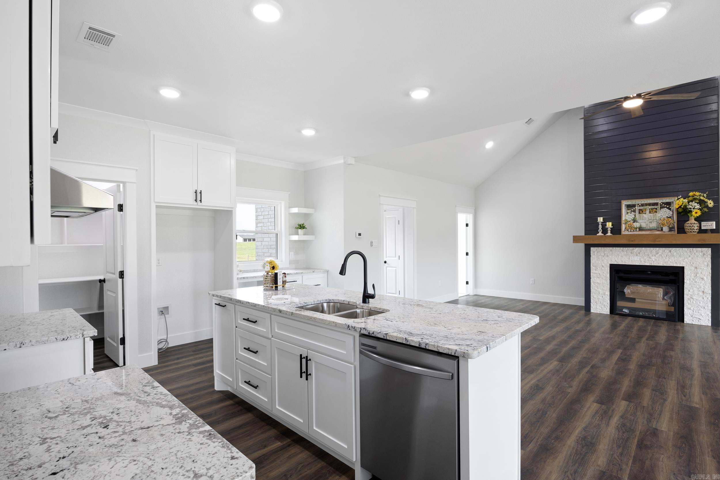 10086  Olivia  Danville, AR