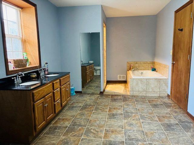 363  NIAGARA  Clinton, AR
