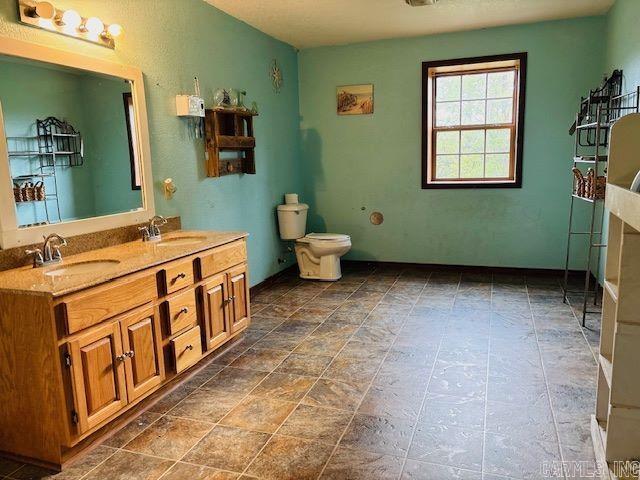 363  NIAGARA  Clinton, AR