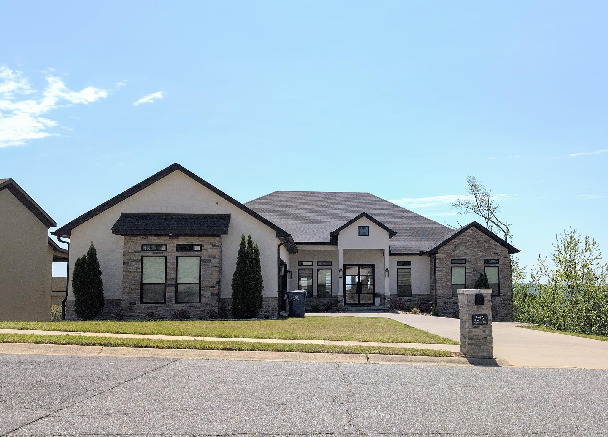 157  Manitou  Maumelle, AR