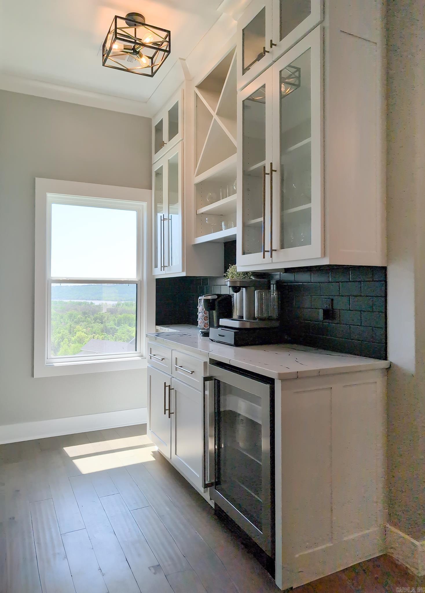 157  Manitou  Maumelle, AR
