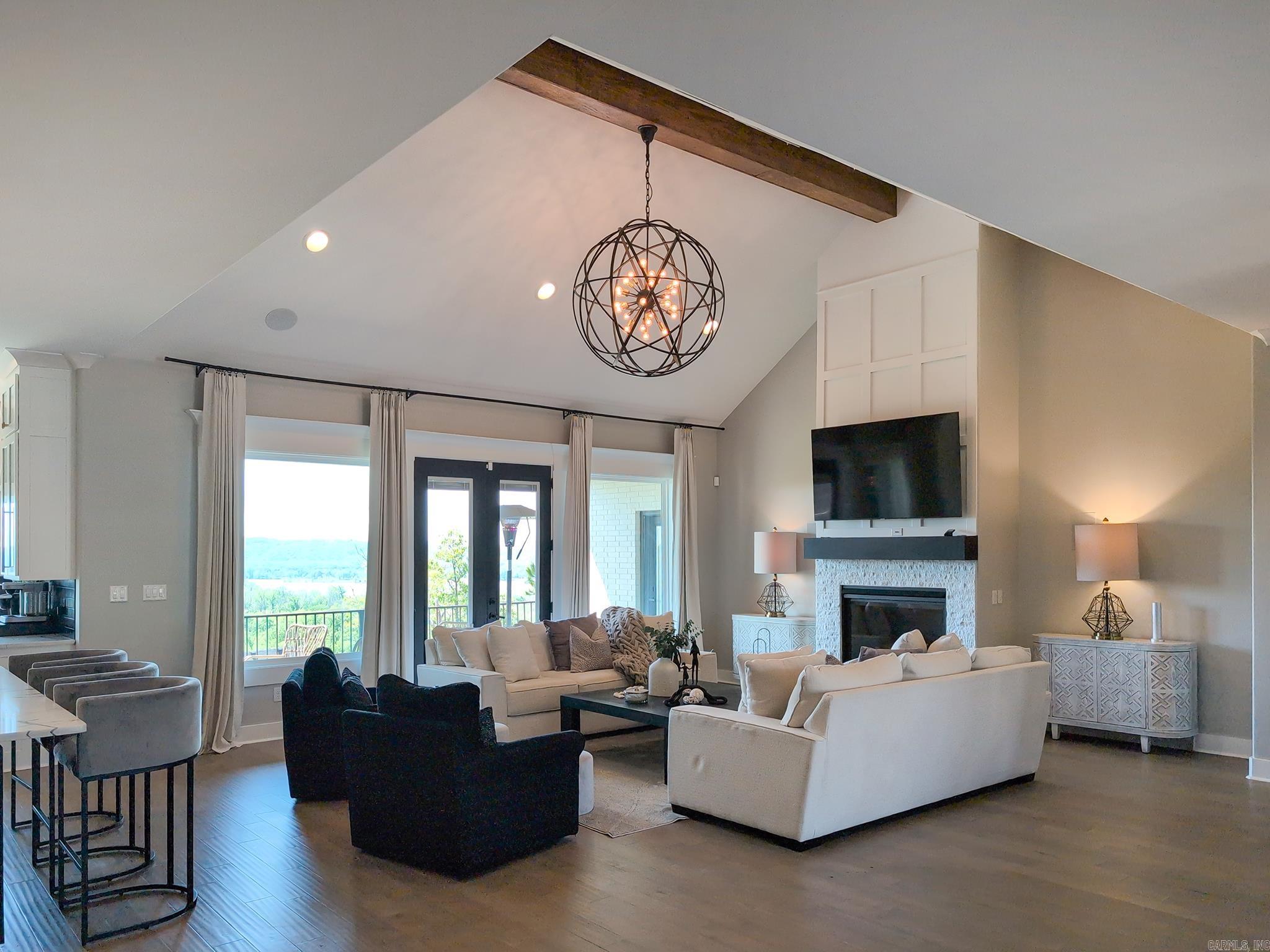 157  Manitou  Maumelle, AR