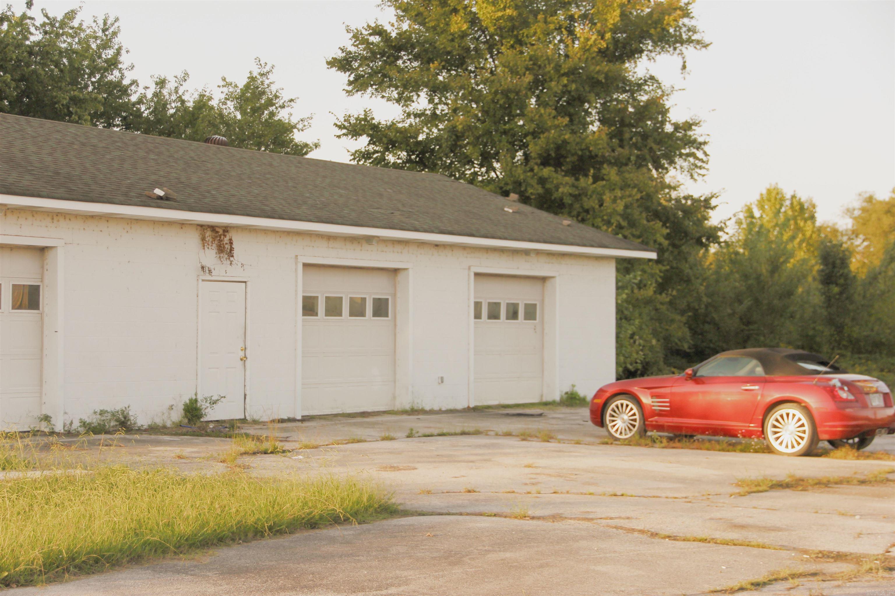 2819 N HWY 49  Paragould, AR