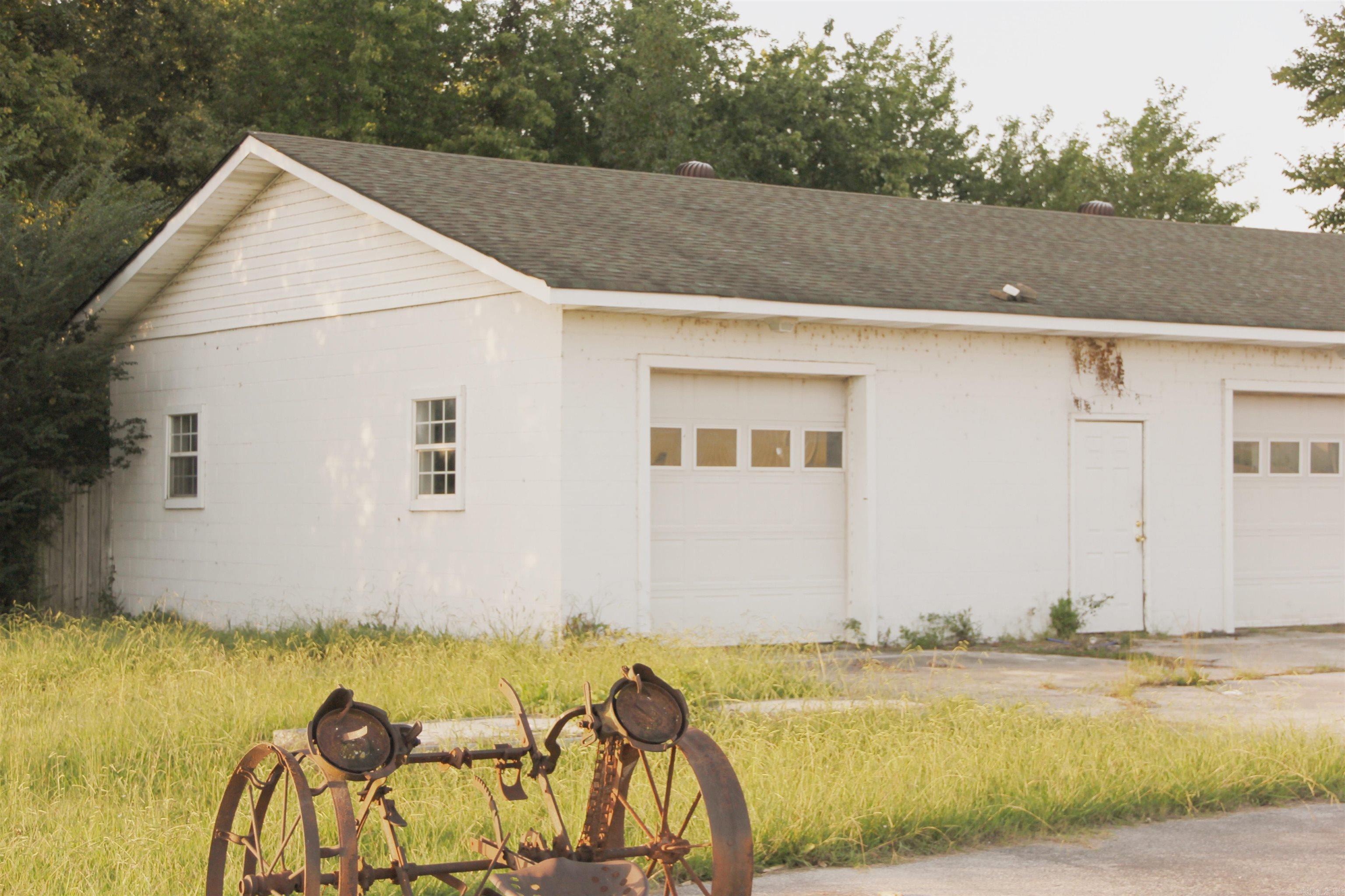 2819 N HWY 49  Paragould, AR
