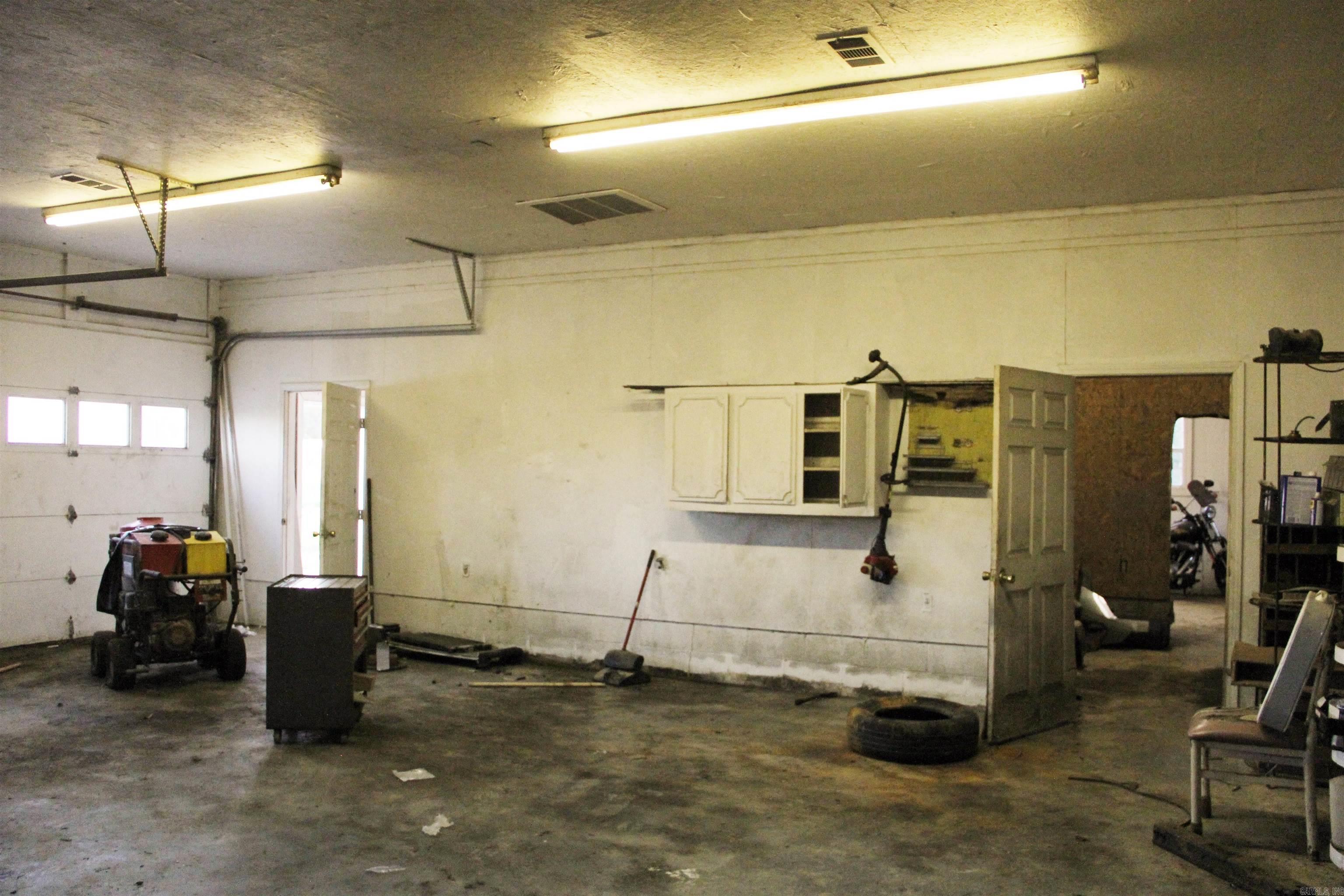 2819 N HWY 49  Paragould, AR