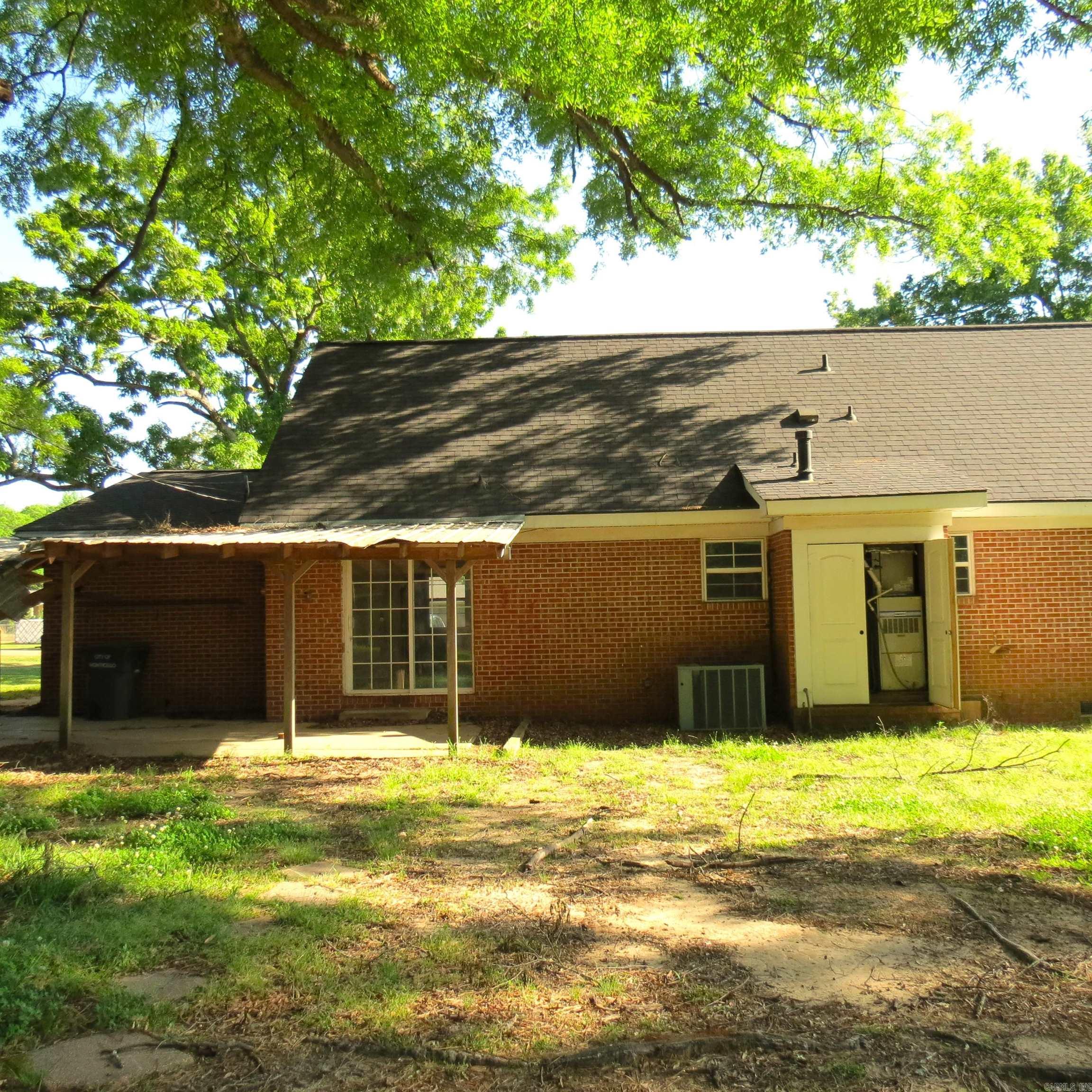 129 E Willis  Monticello, AR