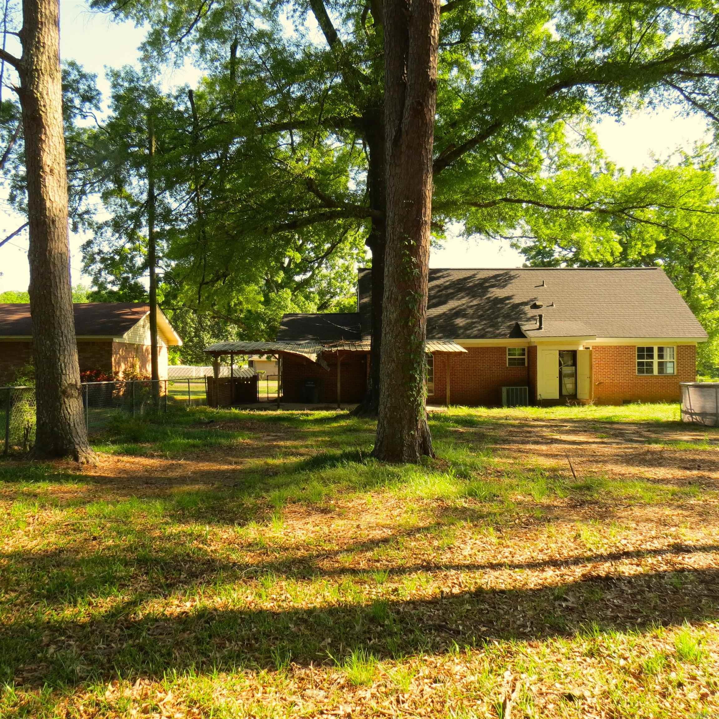 129 E Willis  Monticello, AR
