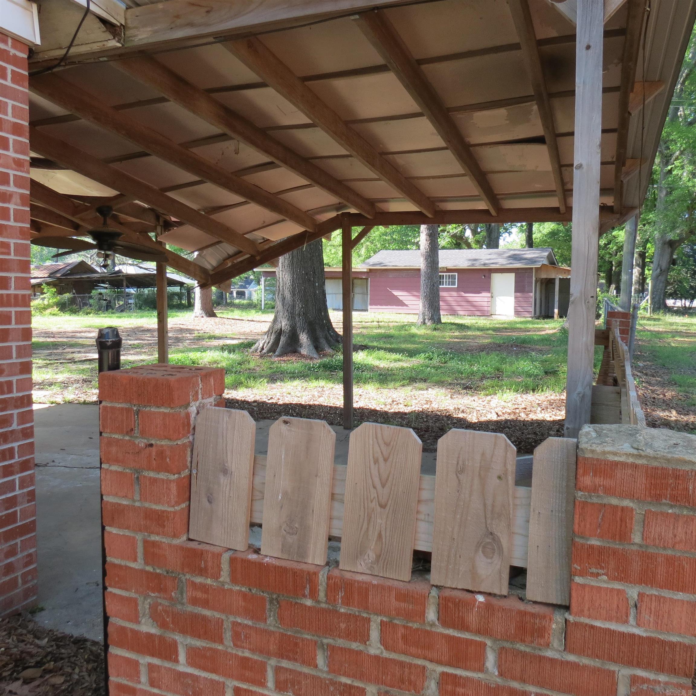 129 E Willis  Monticello, AR