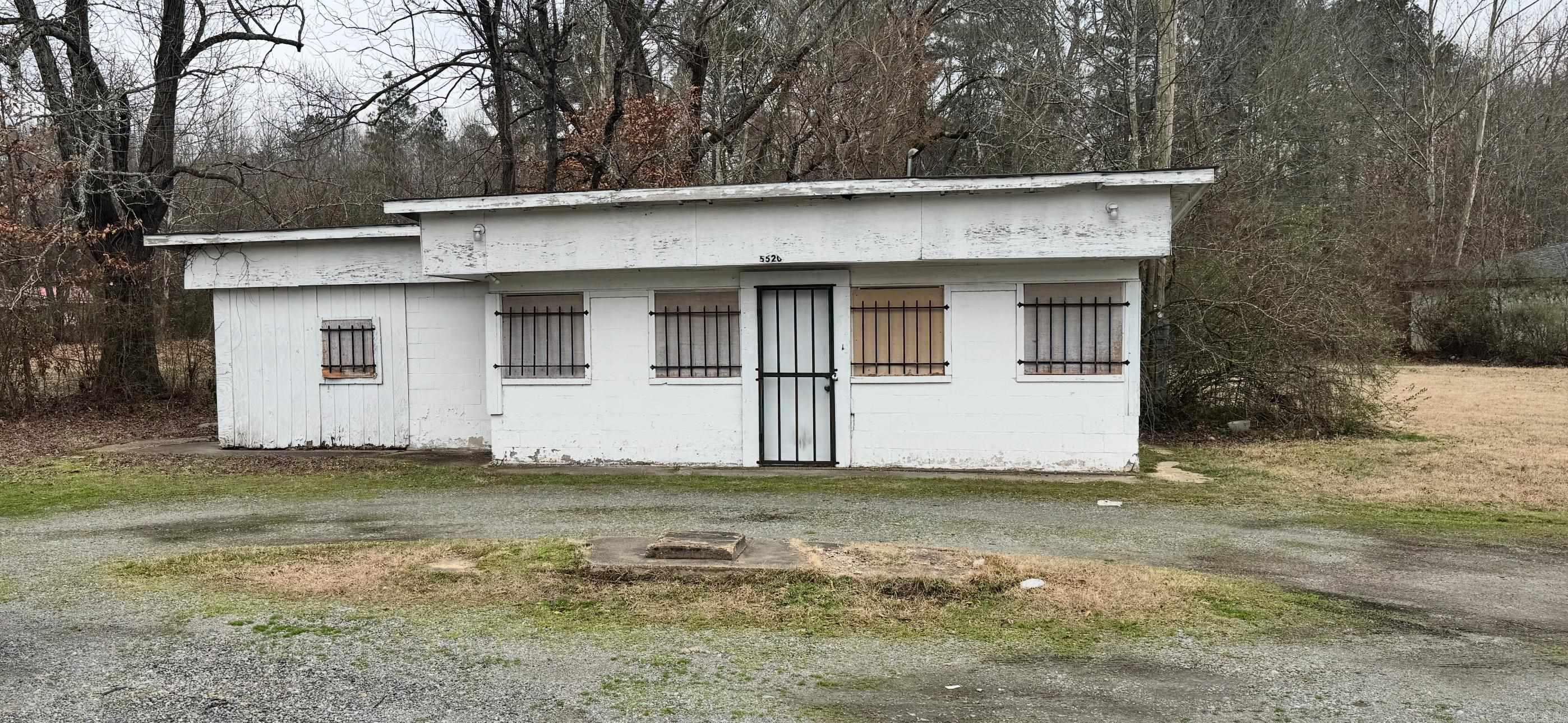 5520 W 6th  Pine Bluff, AR