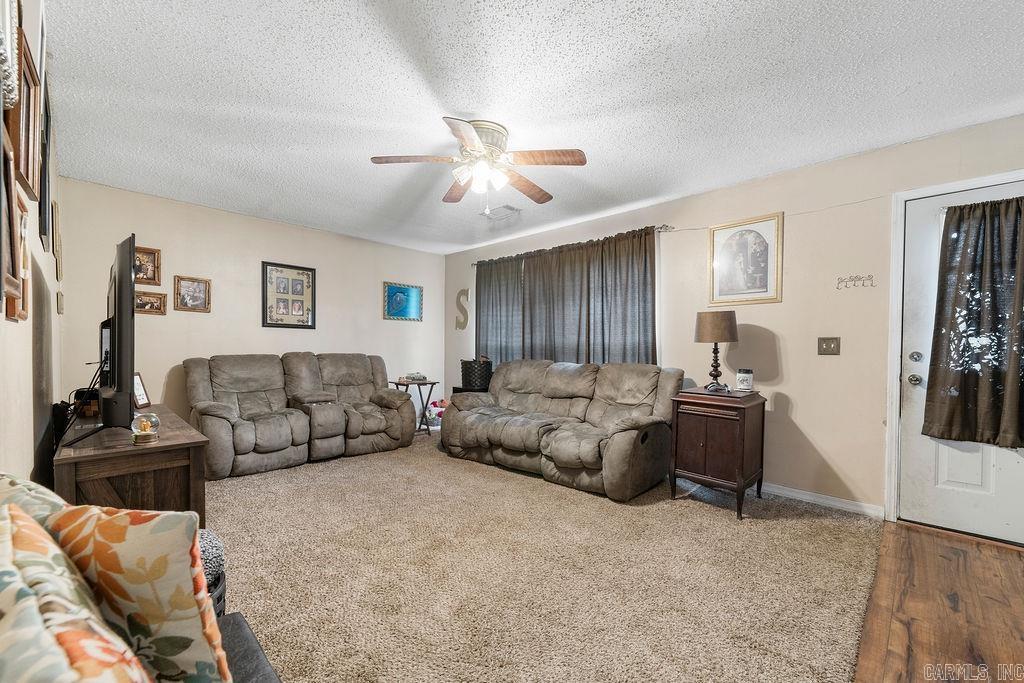 310  Memory Ln  Clinton, AR