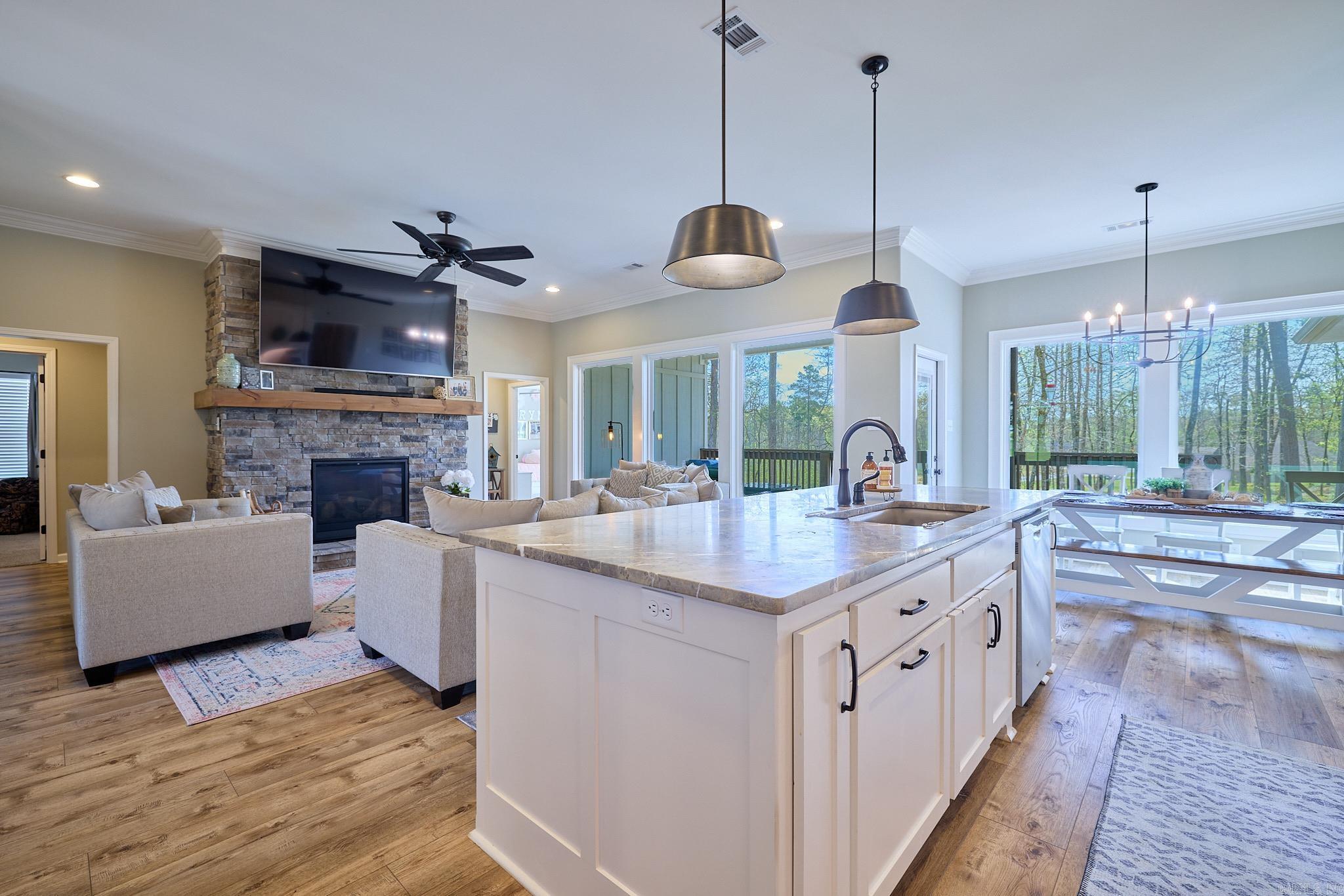3043  Navajo Way  Benton, AR