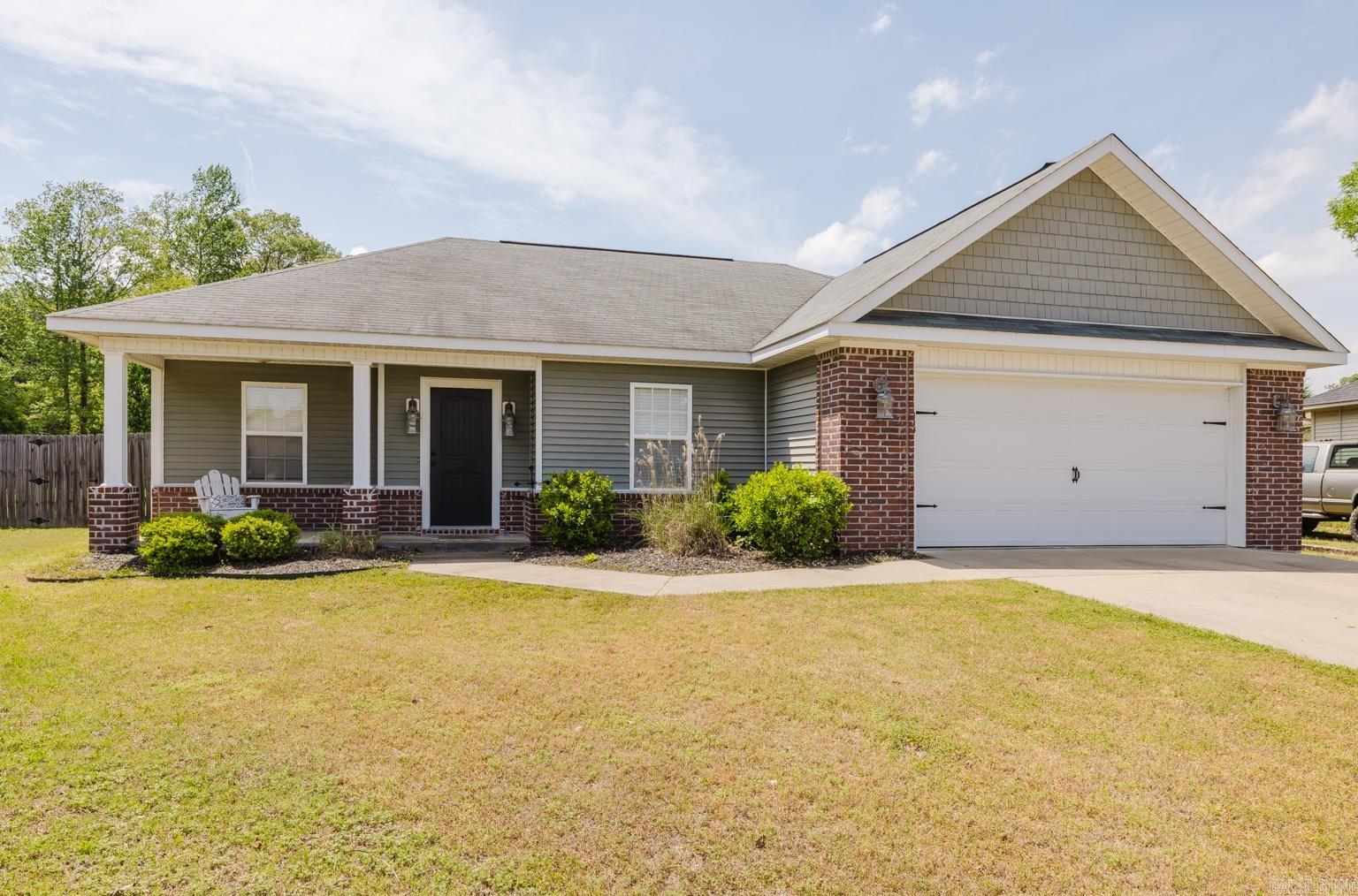 114  Kee  Benton, AR