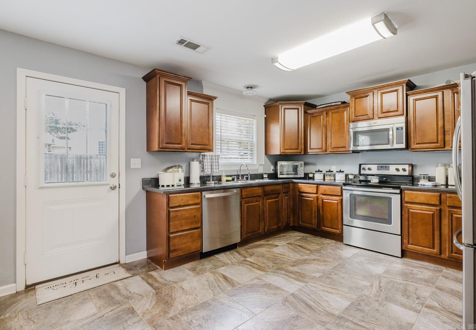 114  Kee  Benton, AR