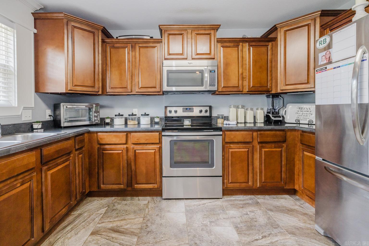 114  Kee  Benton, AR
