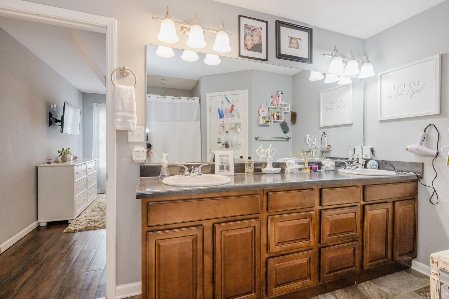 114  Kee  Benton, AR
