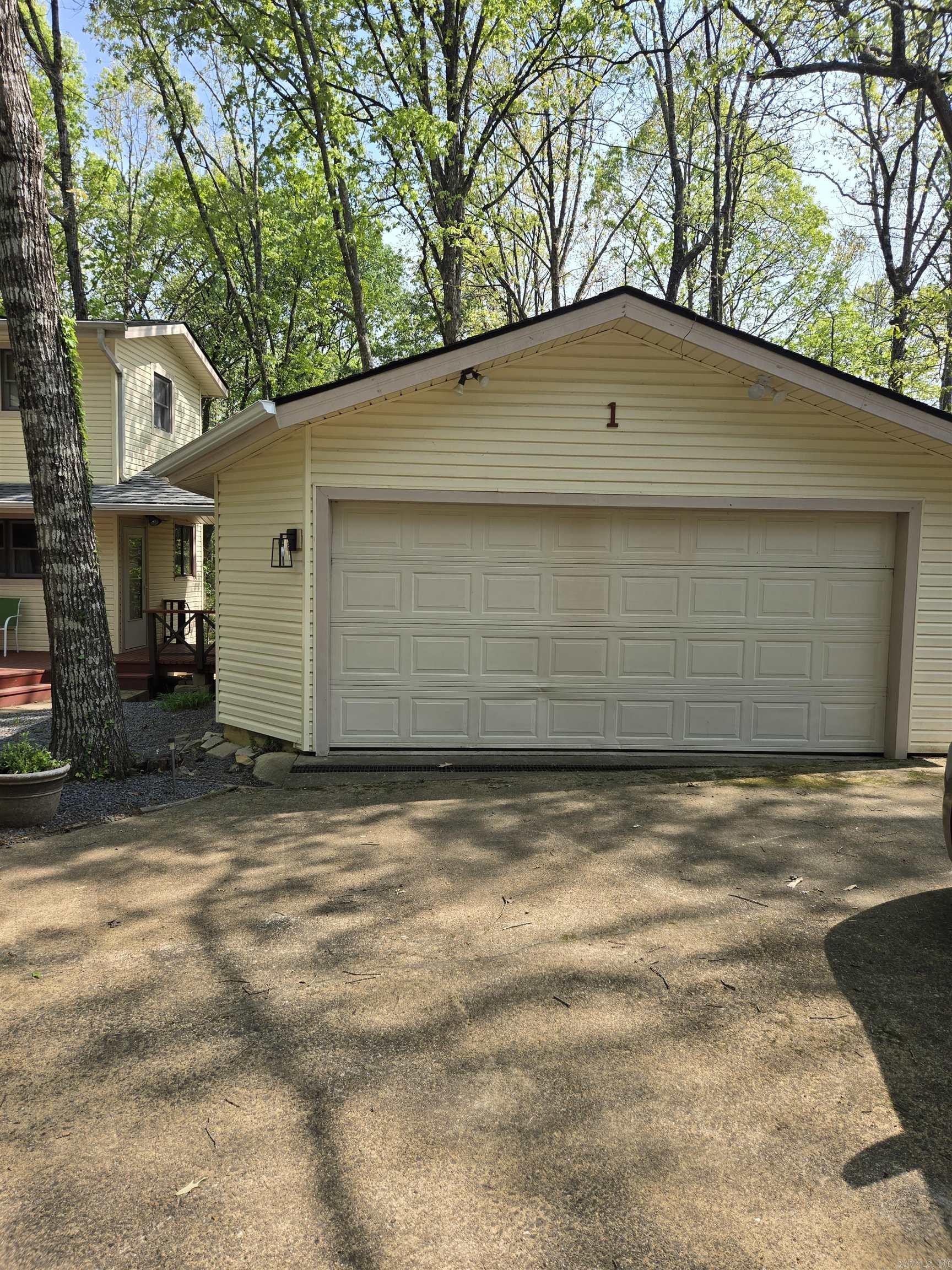 1  BADALONA CIRCLE  Hot Springs Village, AR