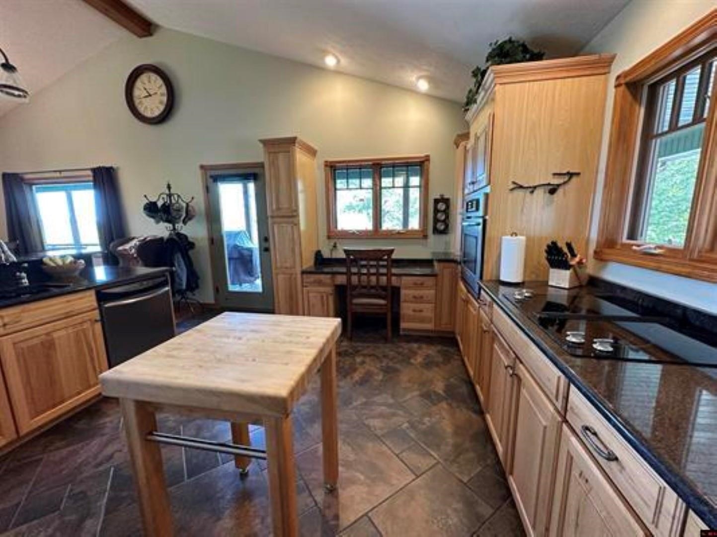 382  Kingdom Lane  Yellville, AR