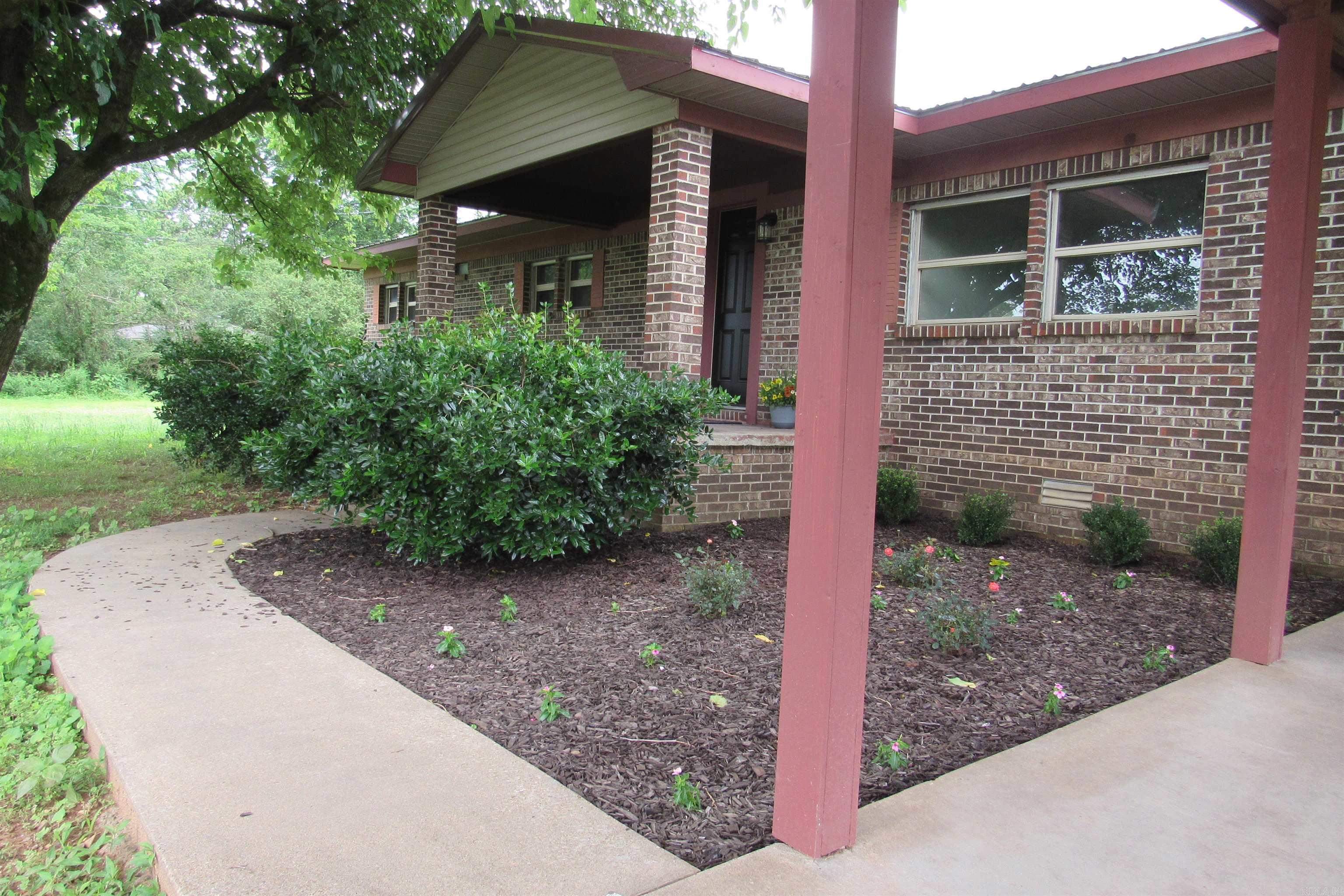 1353  North 2nd  Ozark, AR