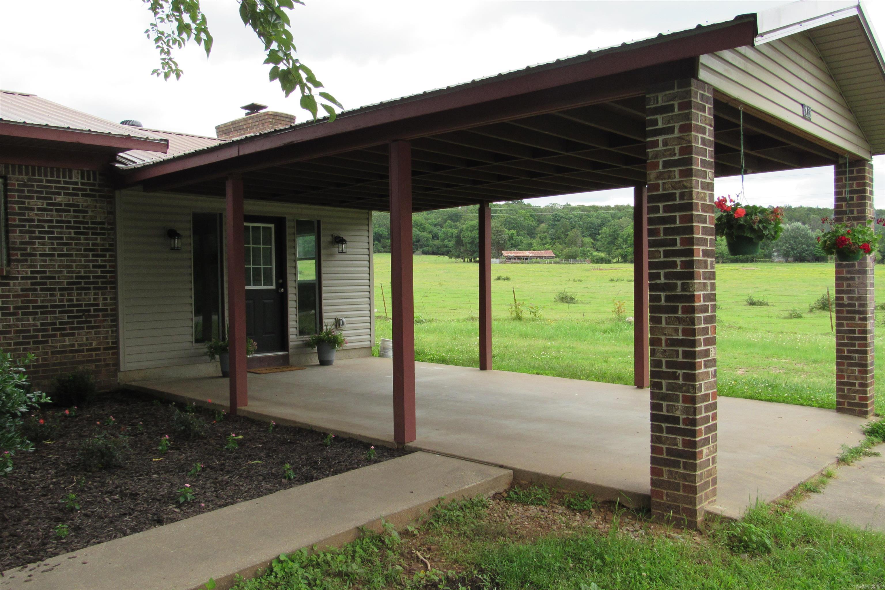1353  North 2nd  Ozark, AR