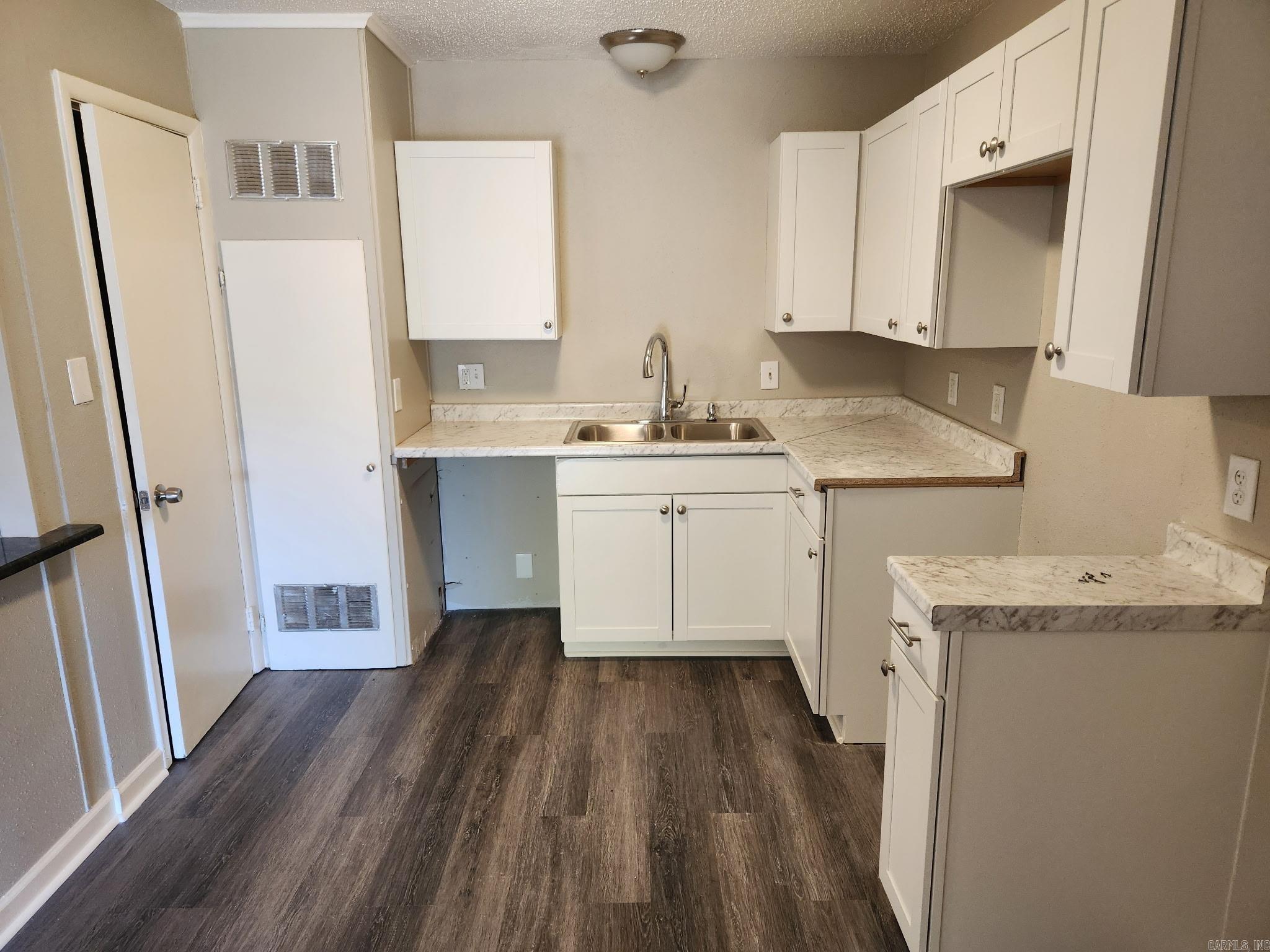 7120  Redwood  Little Rock, AR