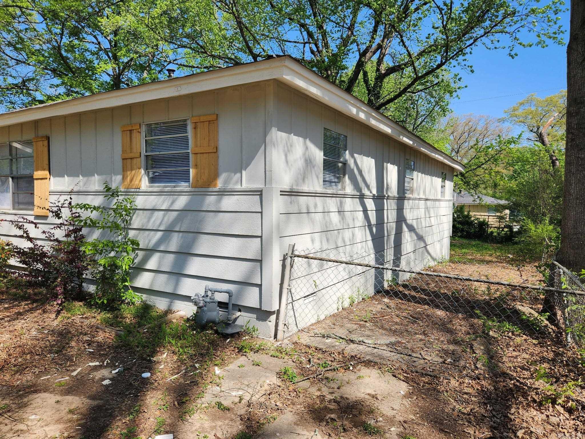 7120  Redwood  Little Rock, AR