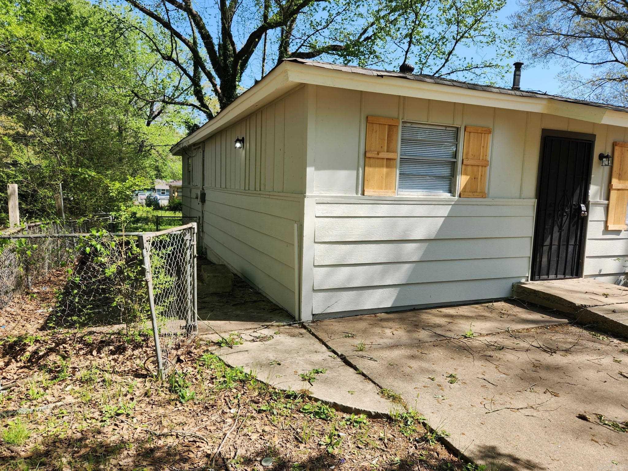7120  Redwood  Little Rock, AR