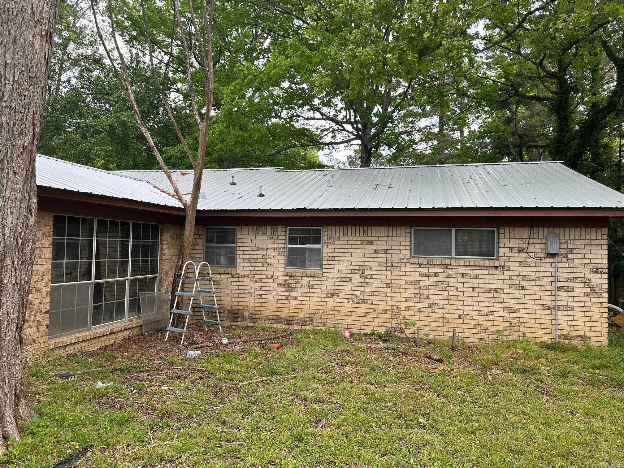 311  sawyer  North Crossett, AR