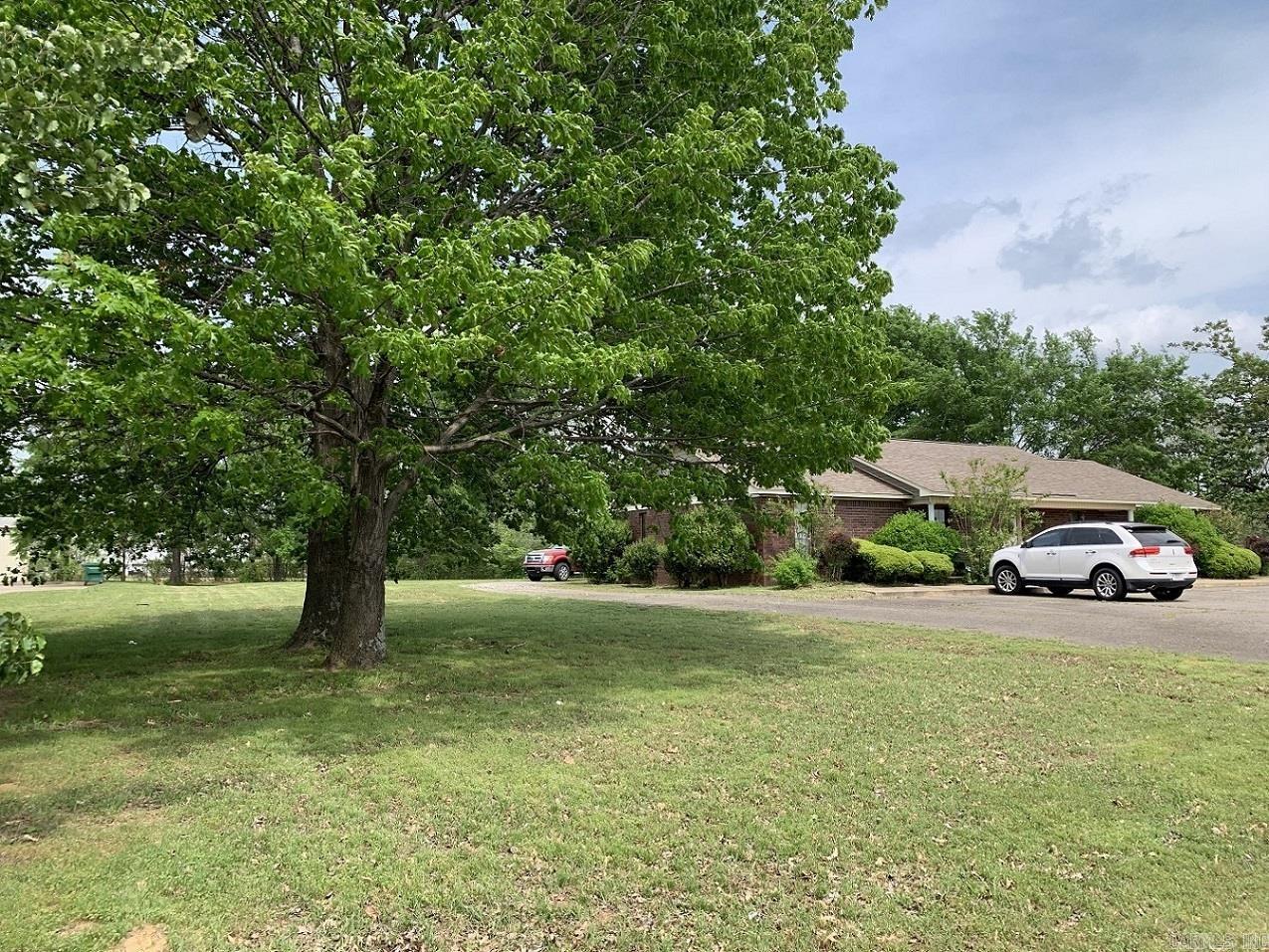 1311 E 16th  Russellville, AR