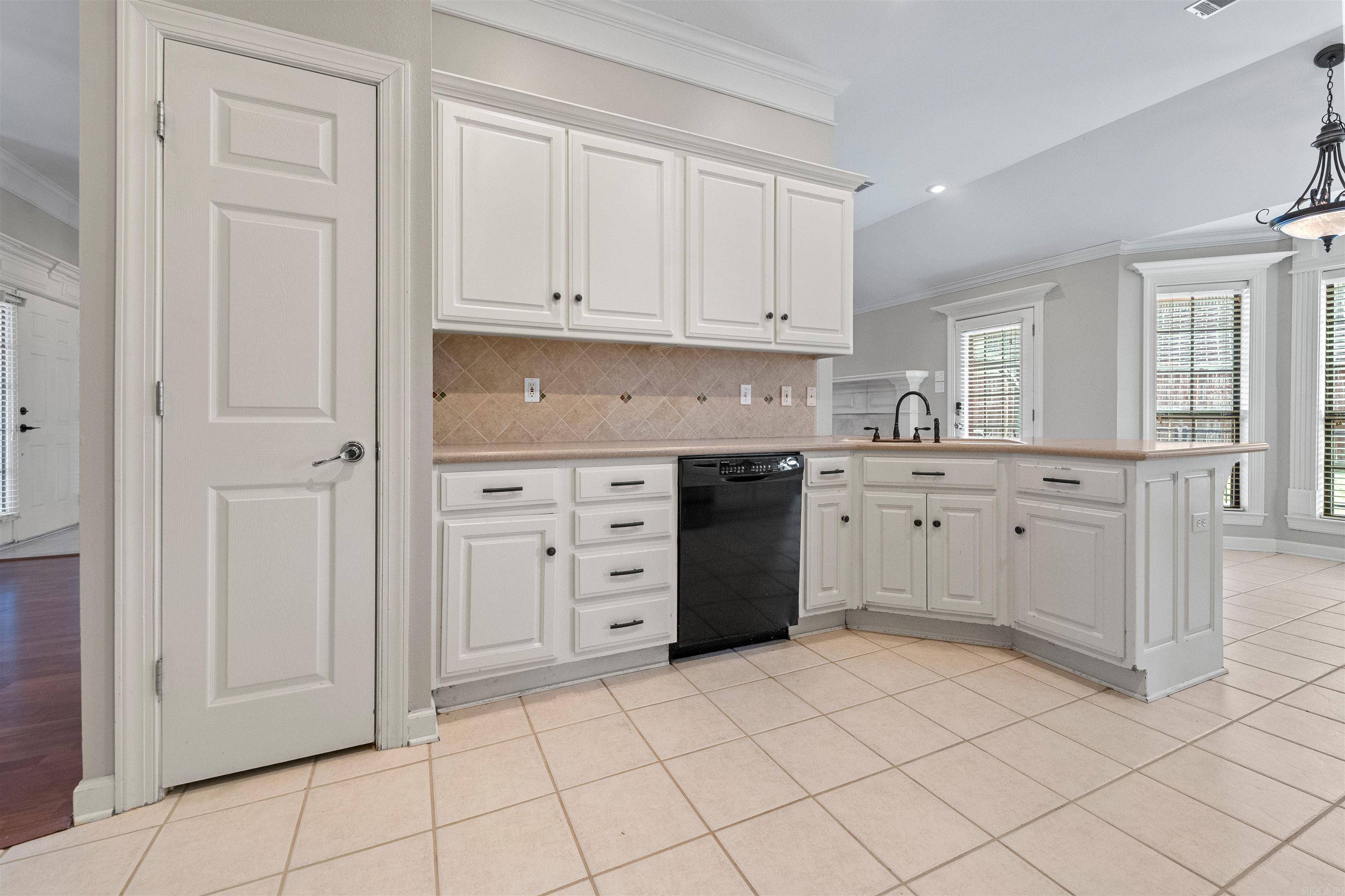 7200 Northlake Dr Jacksonville, AR 72076