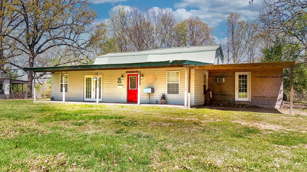 123  Hickory Road  Hardy, AR