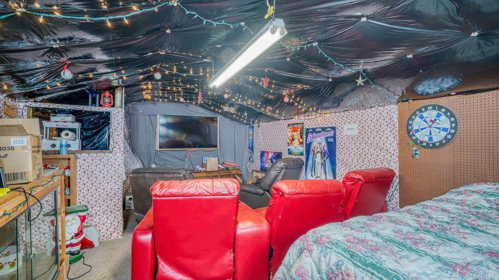 123 Hickory Road  Hardy, AR