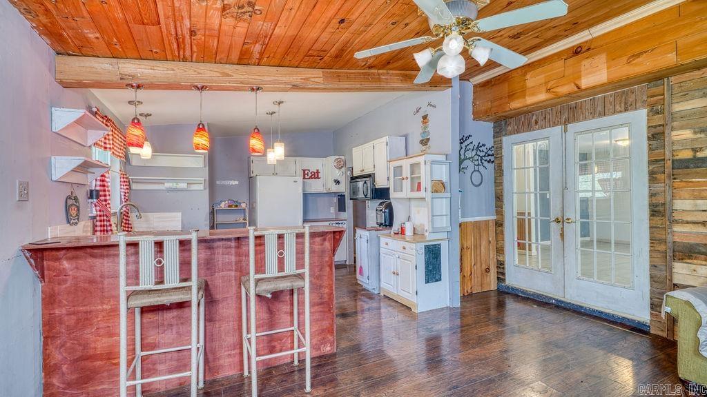 123 Hickory Road  Hardy, AR