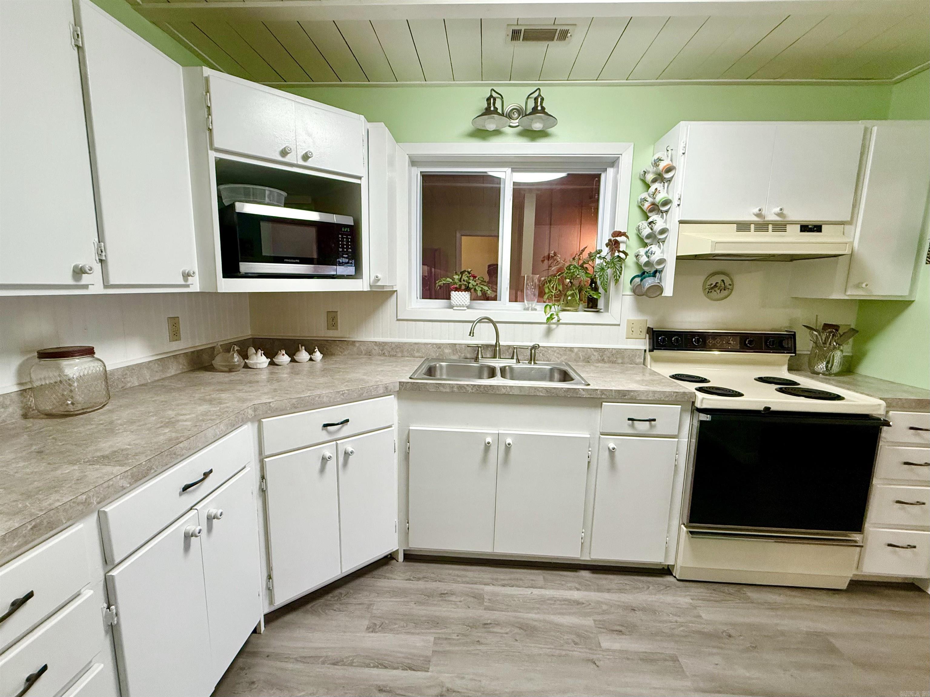 3986 Oak Grove Loop Mountain View, AR 72560