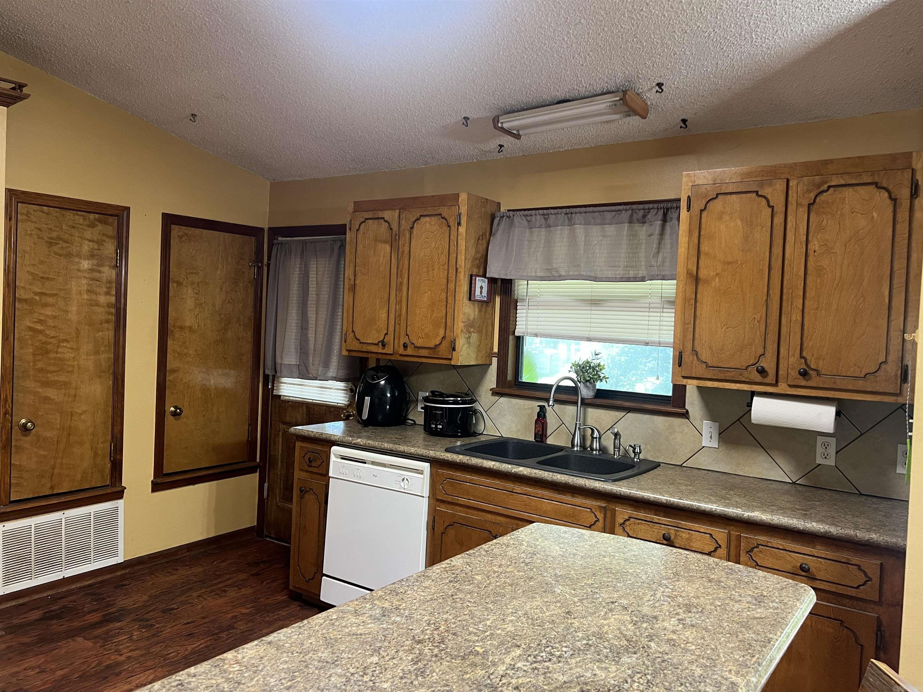3223  Canal  White Hall, AR