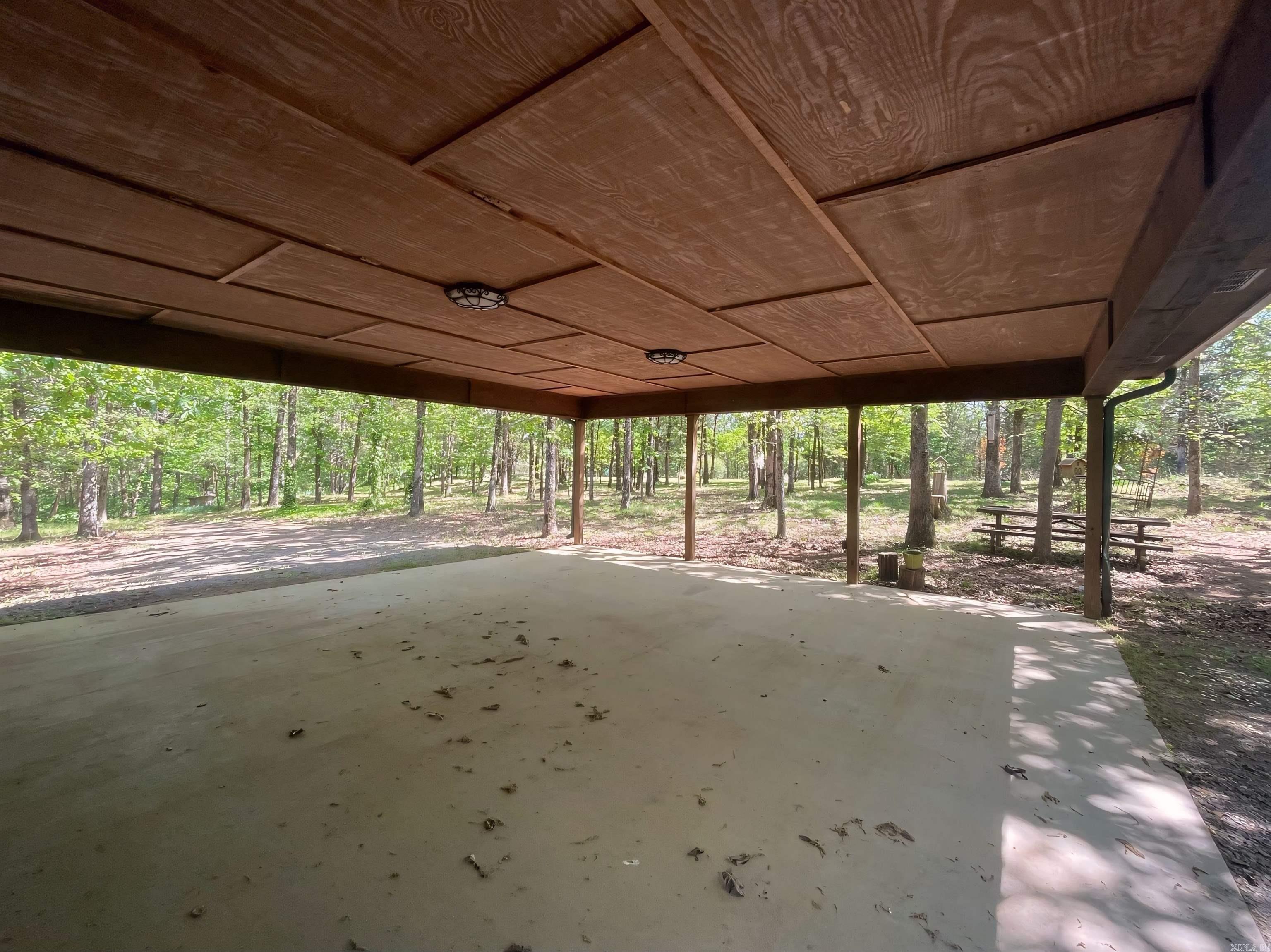 19 Levee Rd Road Solgohachia, AR 72156