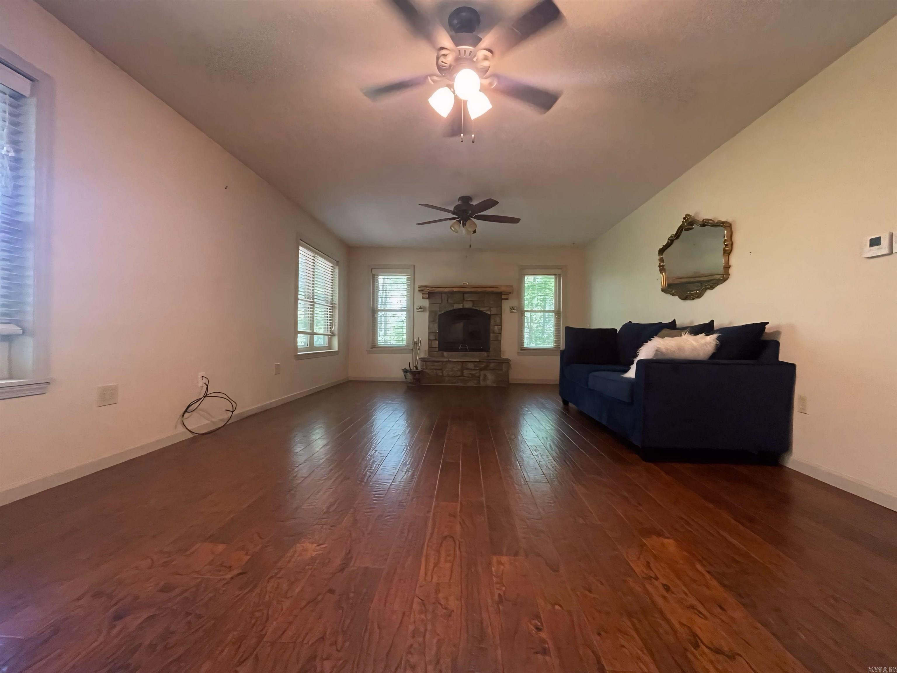 19 Levee Rd Road Solgohachia, AR 72156