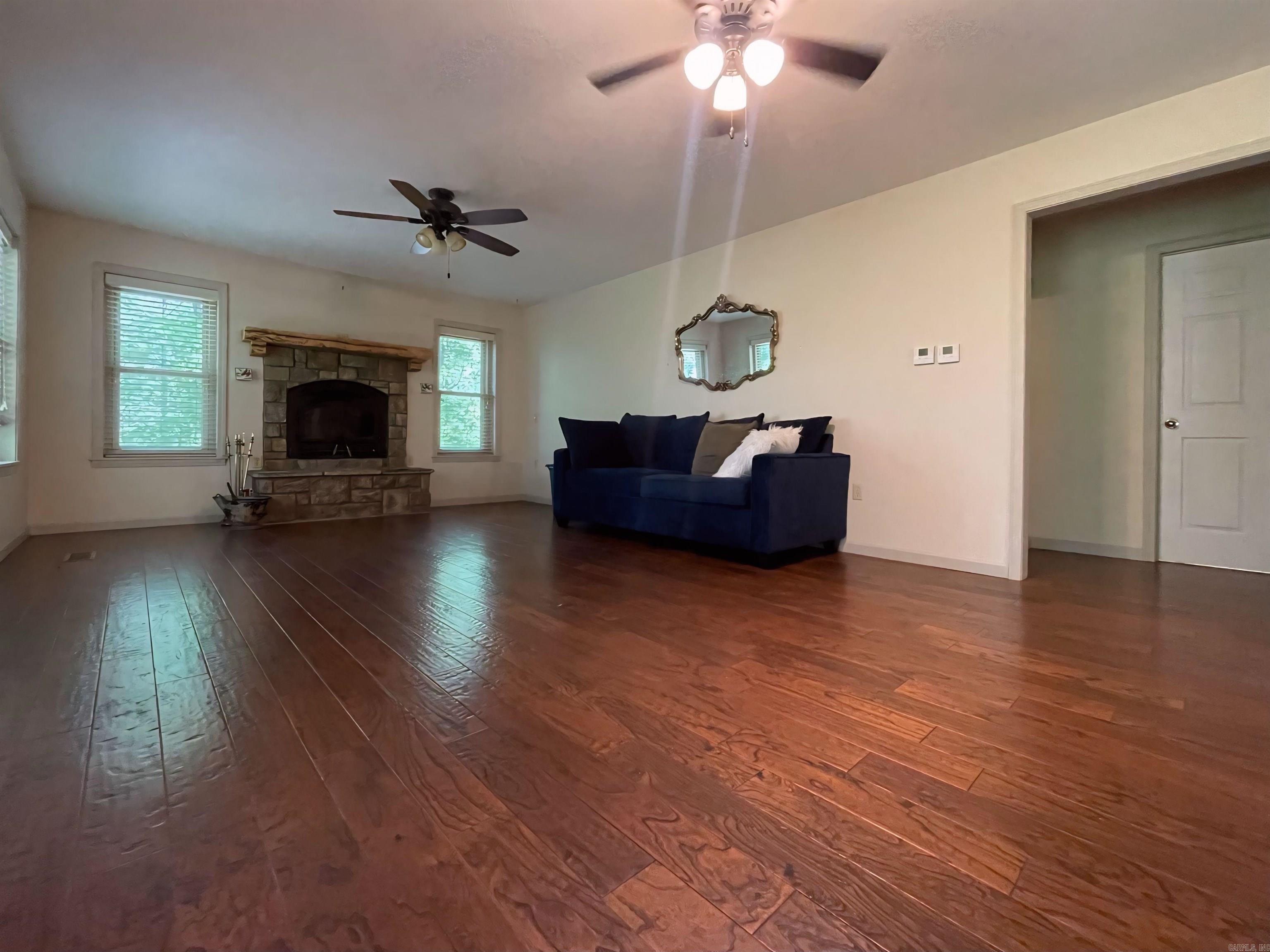 19 Levee Rd Road Solgohachia, AR 72156