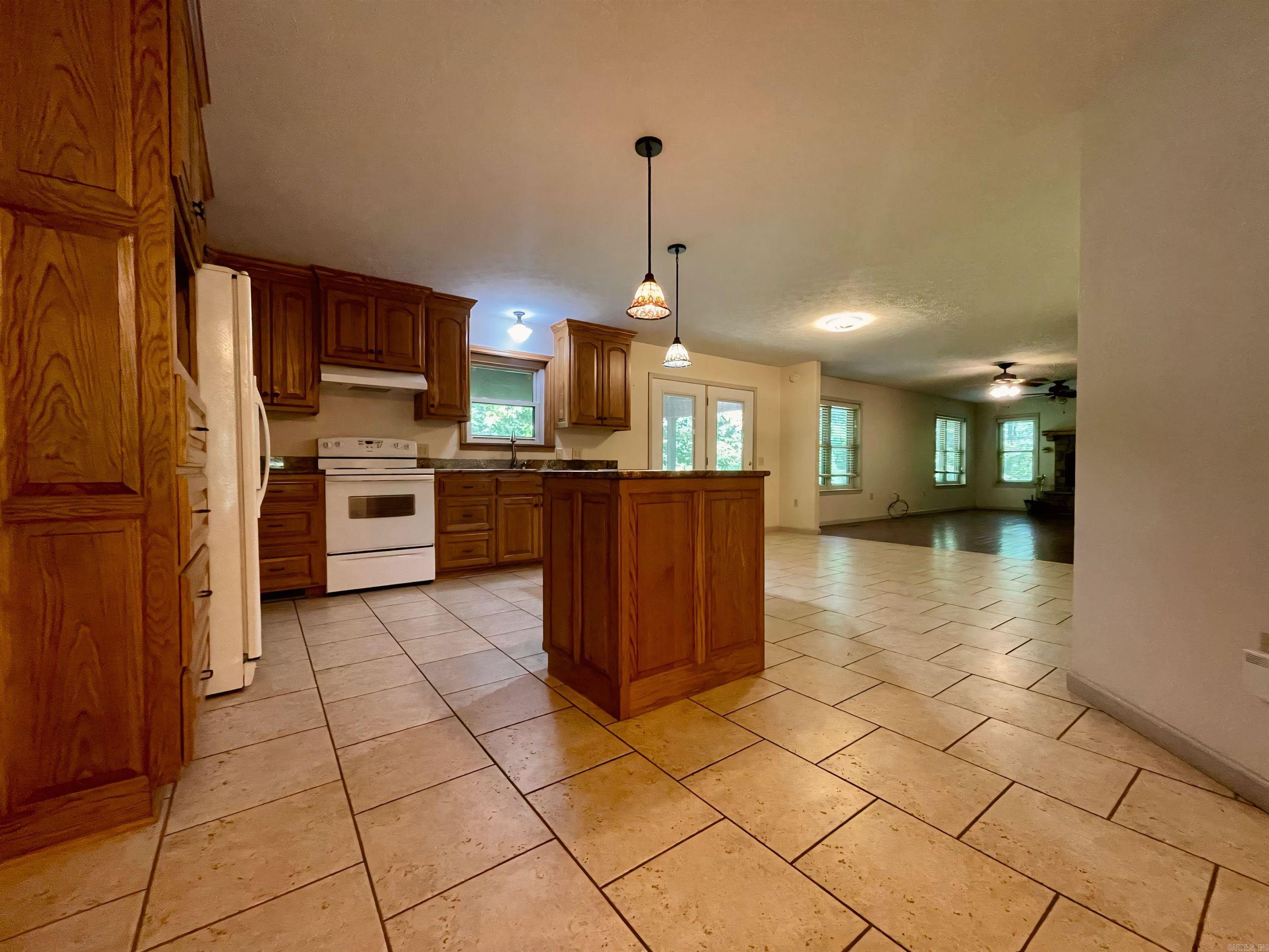 19 Levee Rd Road Solgohachia, AR 72156
