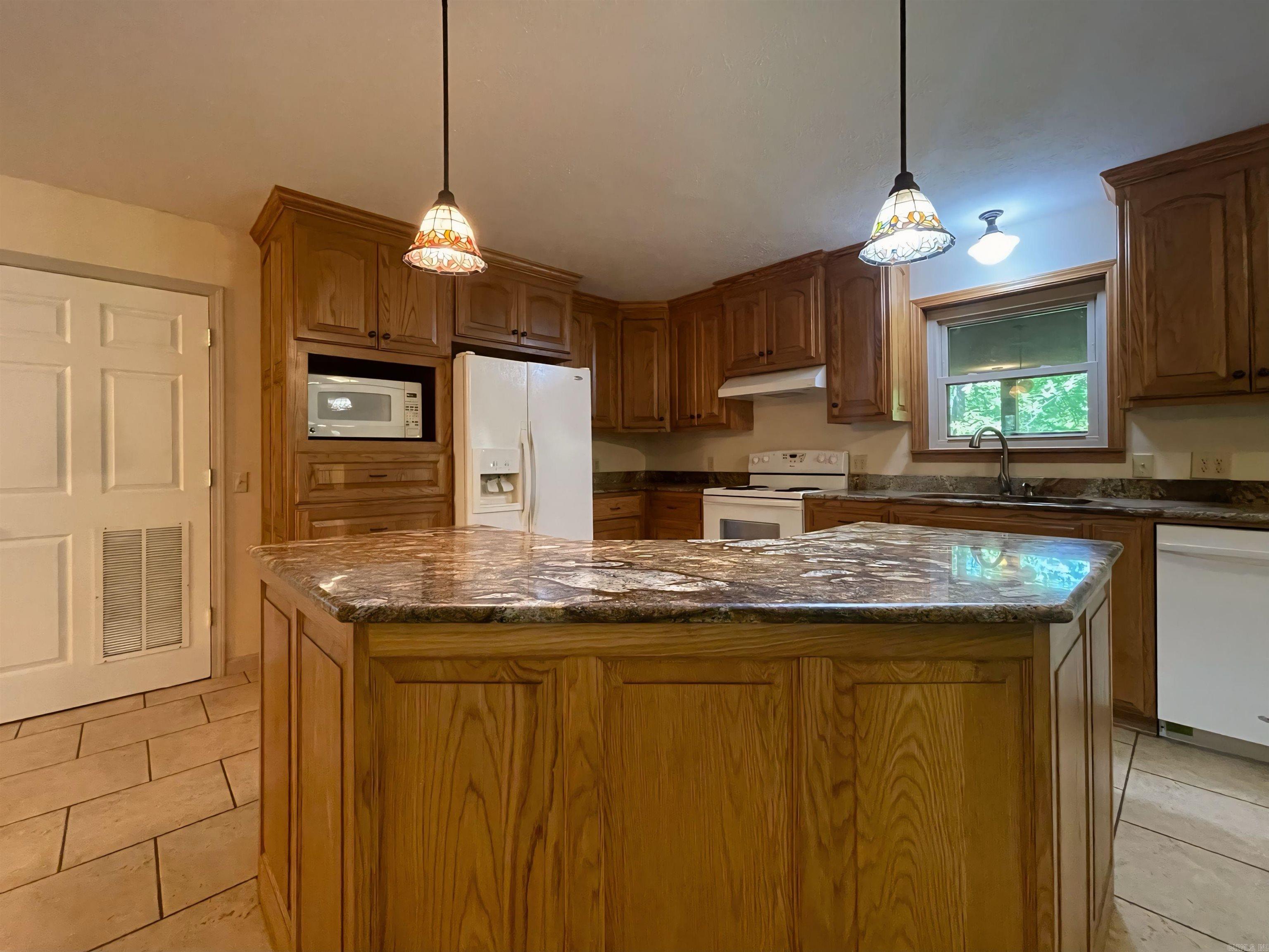 19 Levee Rd Road Solgohachia, AR 72156