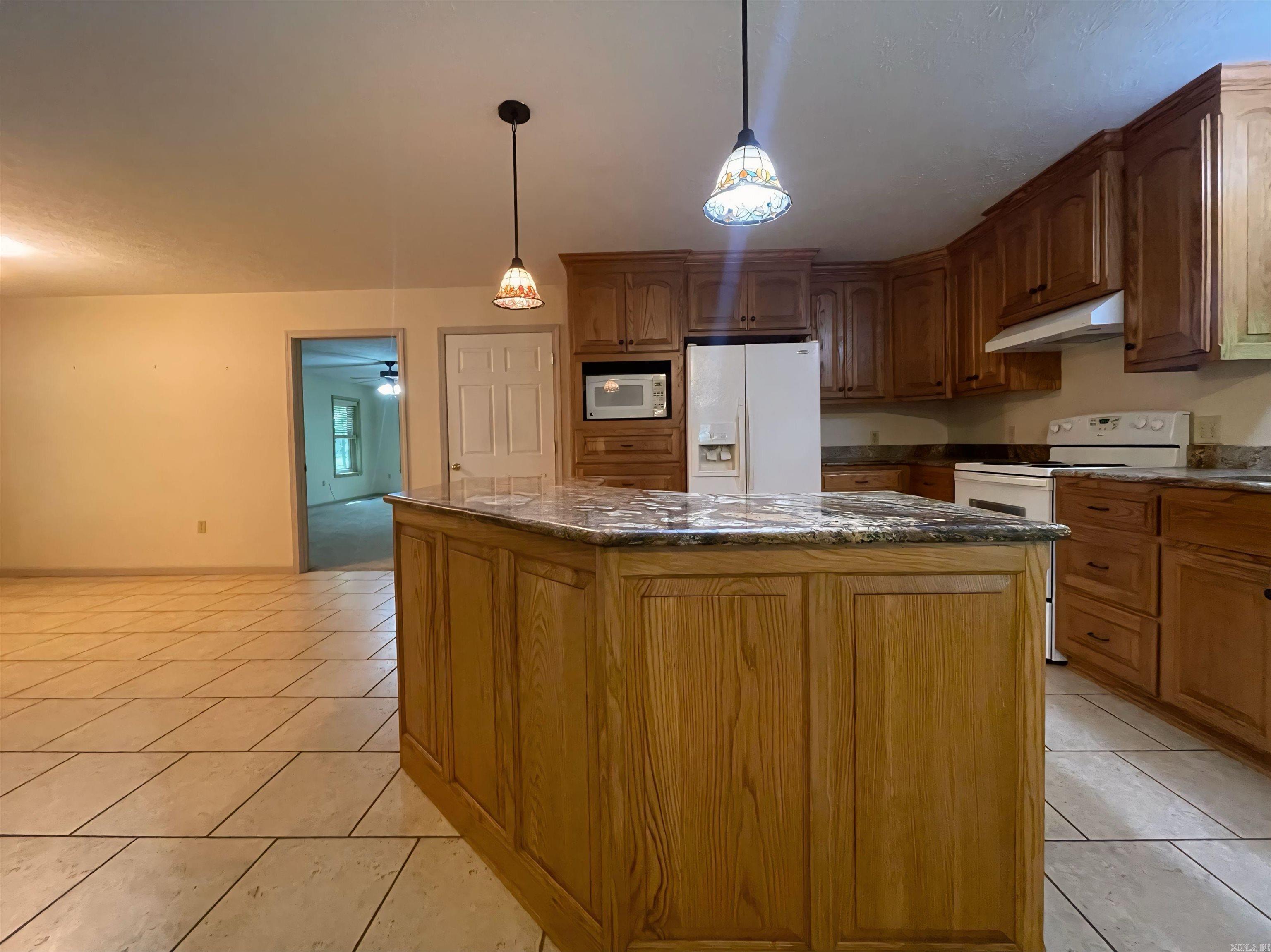 19 Levee Rd Road Solgohachia, AR 72156