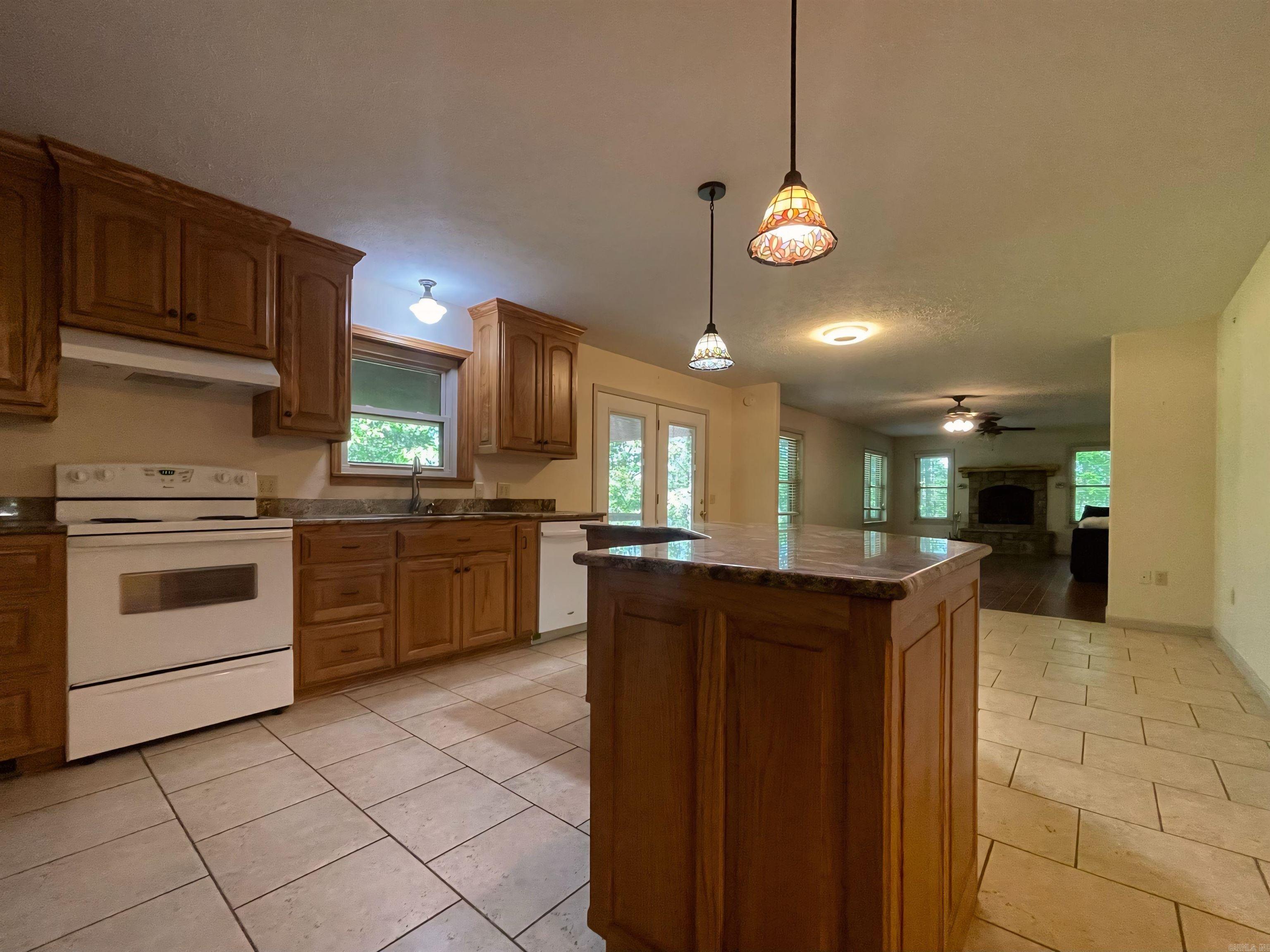 19 Levee Rd Road Solgohachia, AR 72156