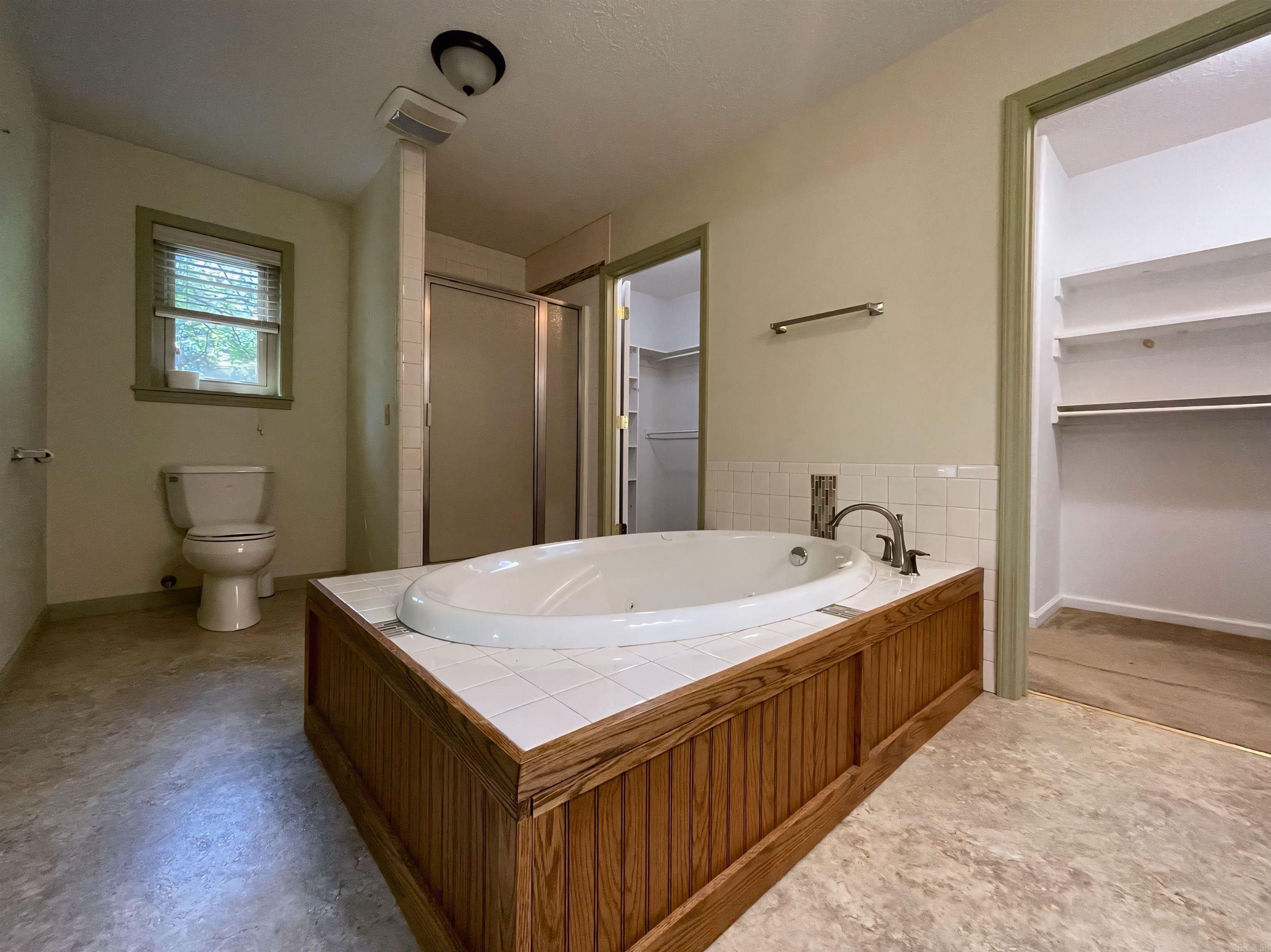 19 Levee Rd Road Solgohachia, AR 72156