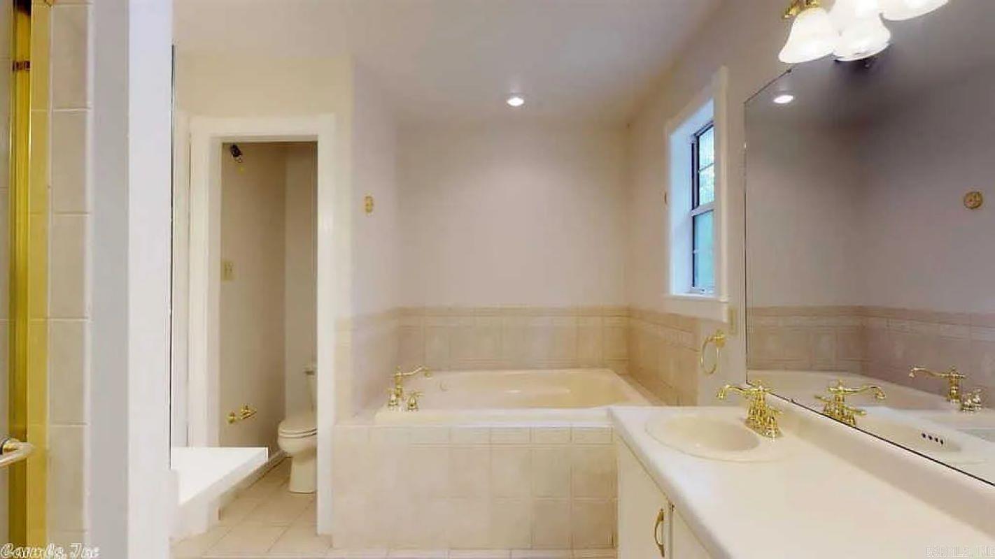 45  Gerona  Hot Springs Village, AR