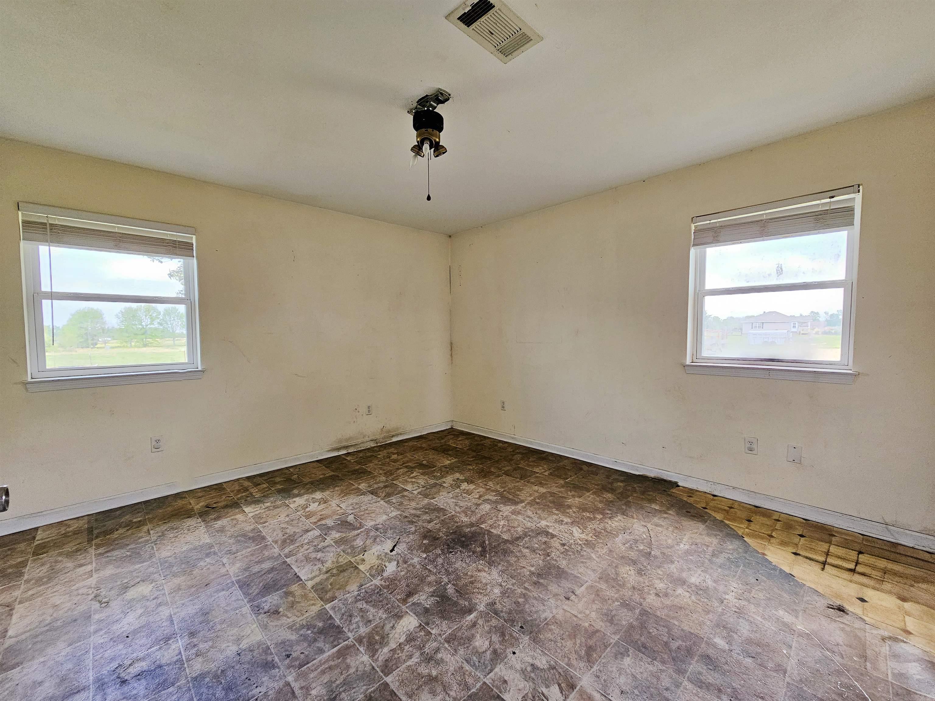 82 S Bolden Hill  Greenbrier, AR