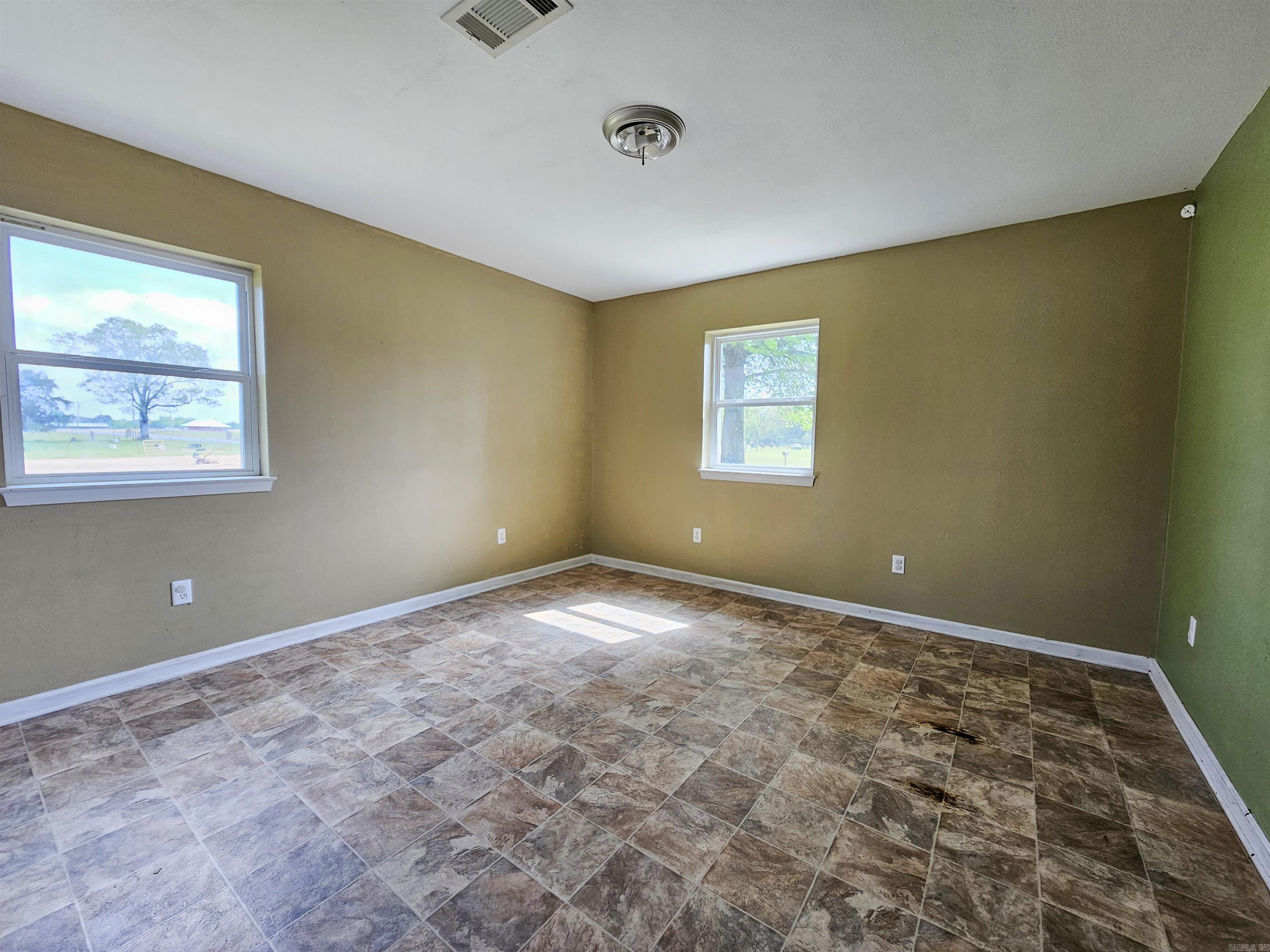 82 S Bolden Hill  Greenbrier, AR
