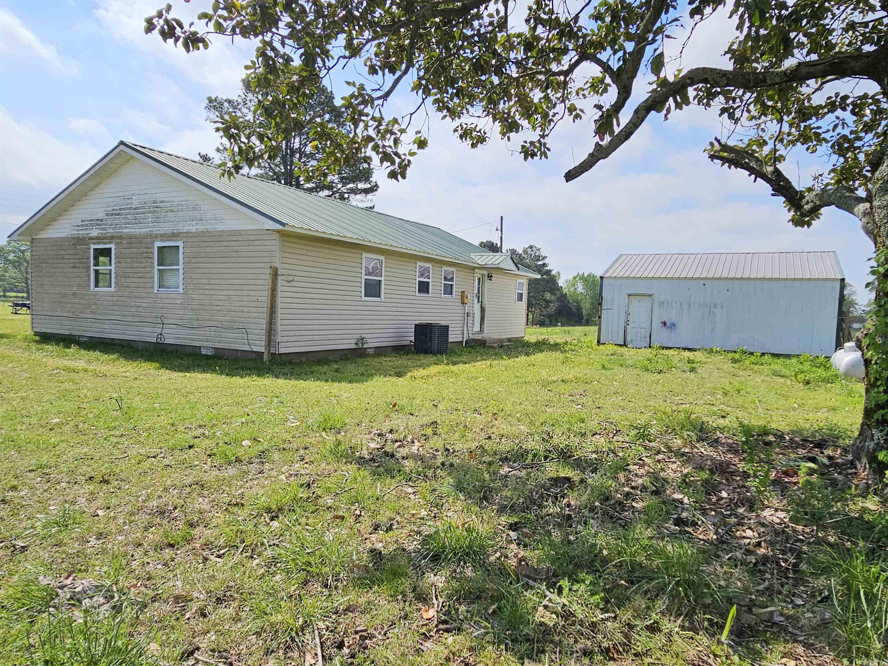 82 S Bolden Hill  Greenbrier, AR