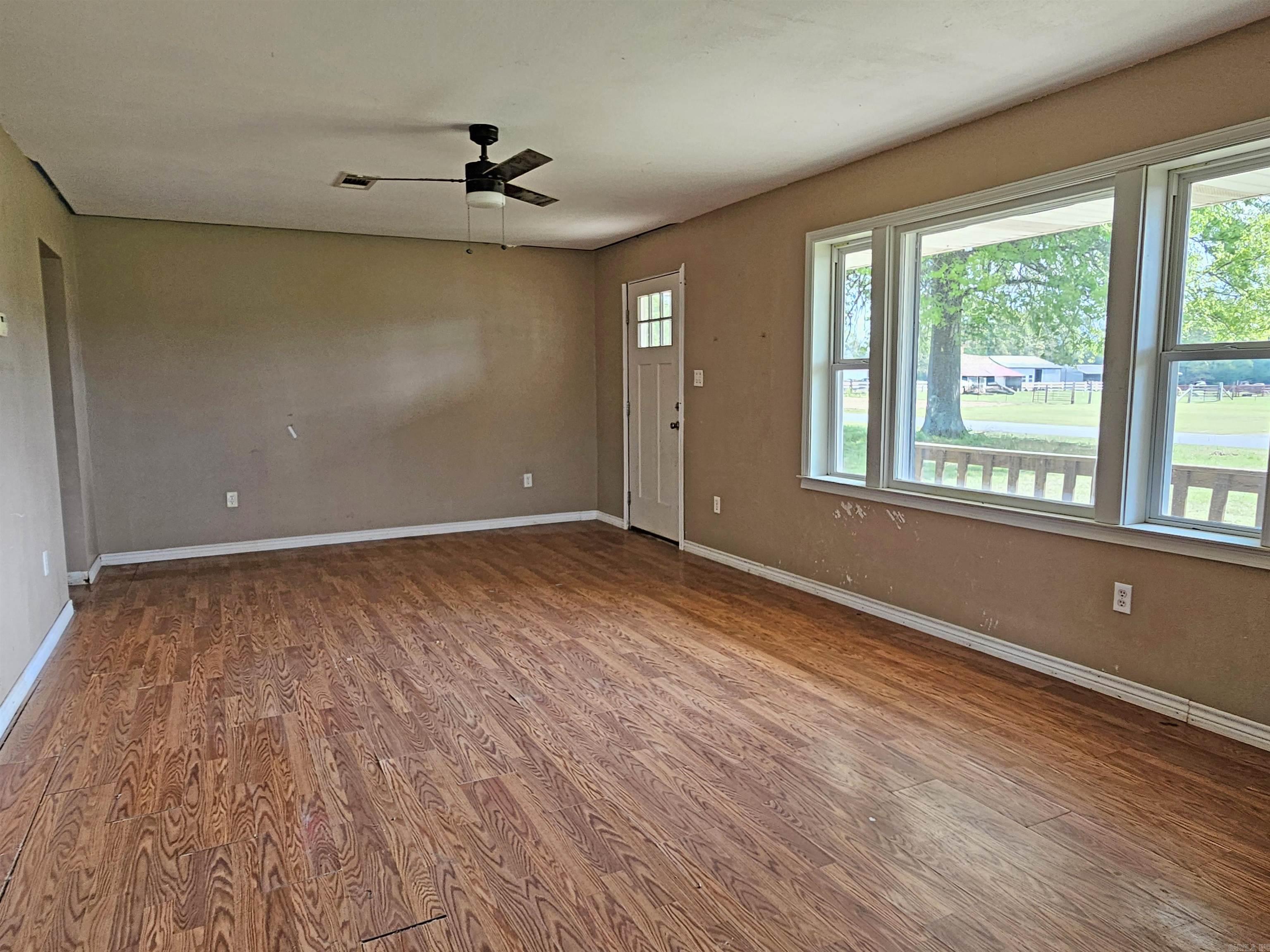 82 S Bolden Hill  Greenbrier, AR