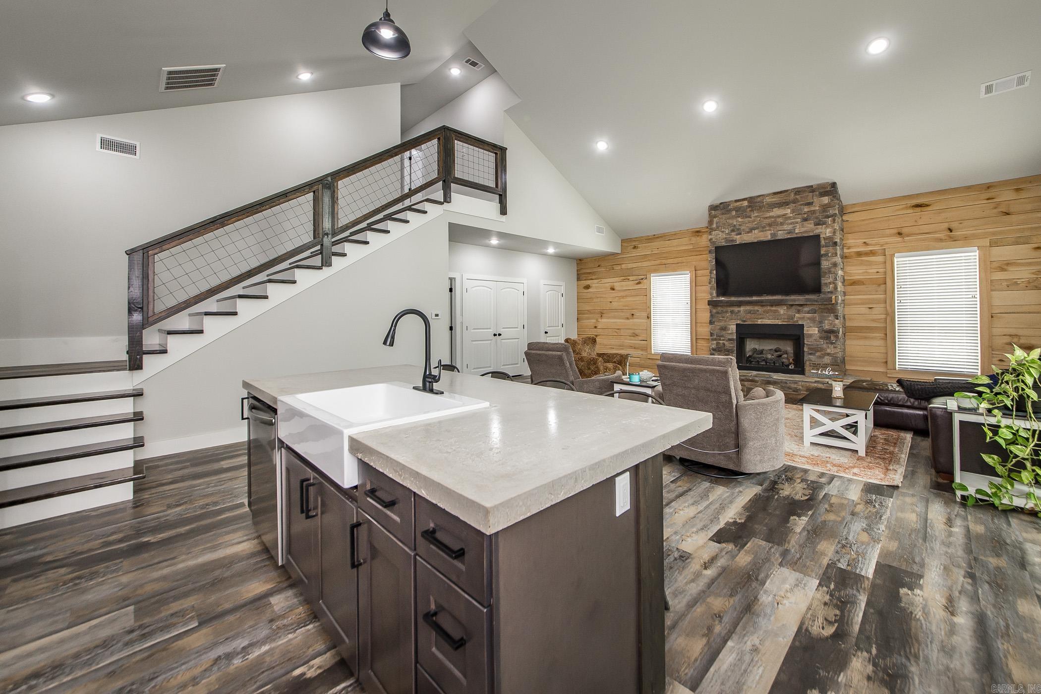 93  Pocahontas Lane  Greers Ferry, AR